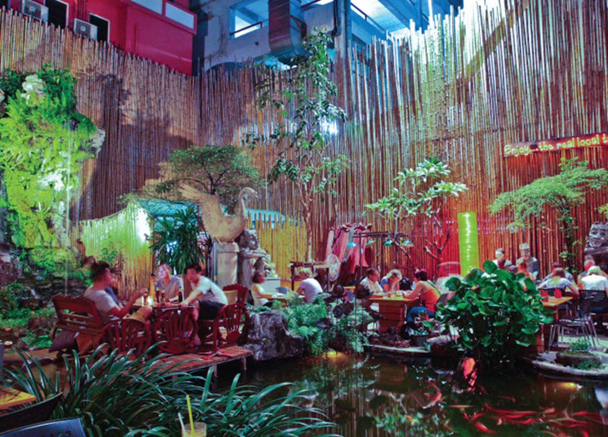 Cha-cha Banglumphu Bangkok