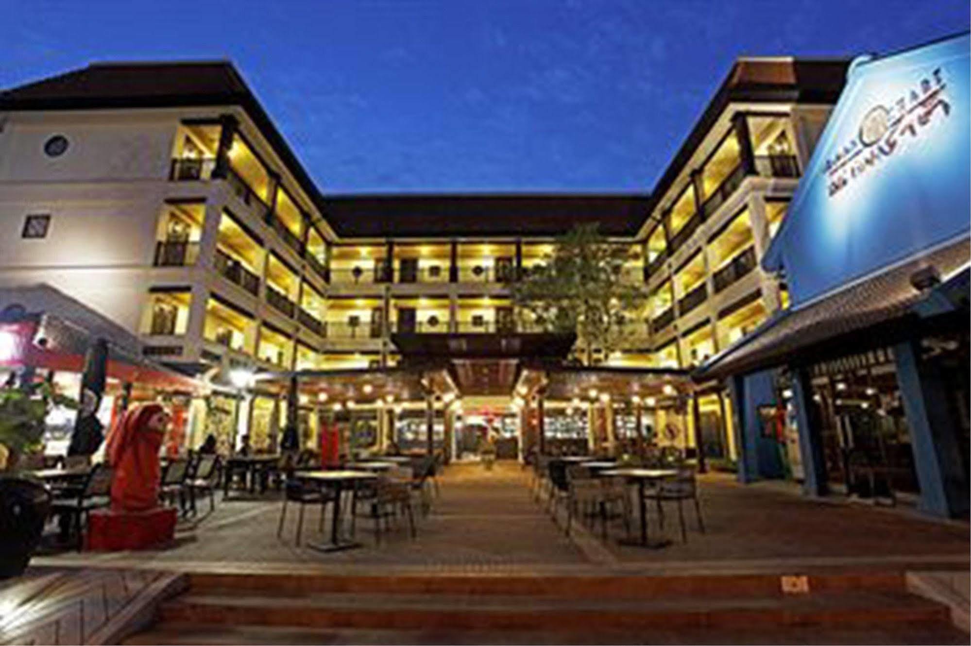 Hotel Baan Chart