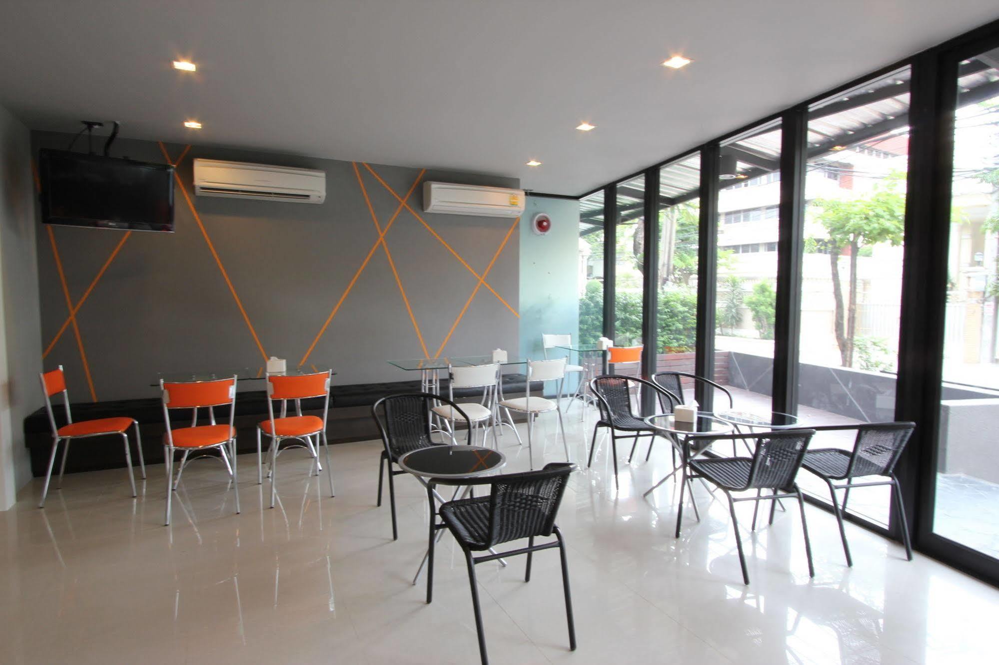 14 Living Hotel
