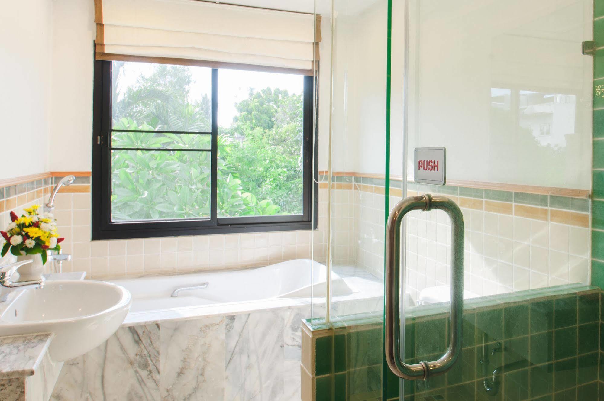 Hotel Charlie House Pin Klao 3*