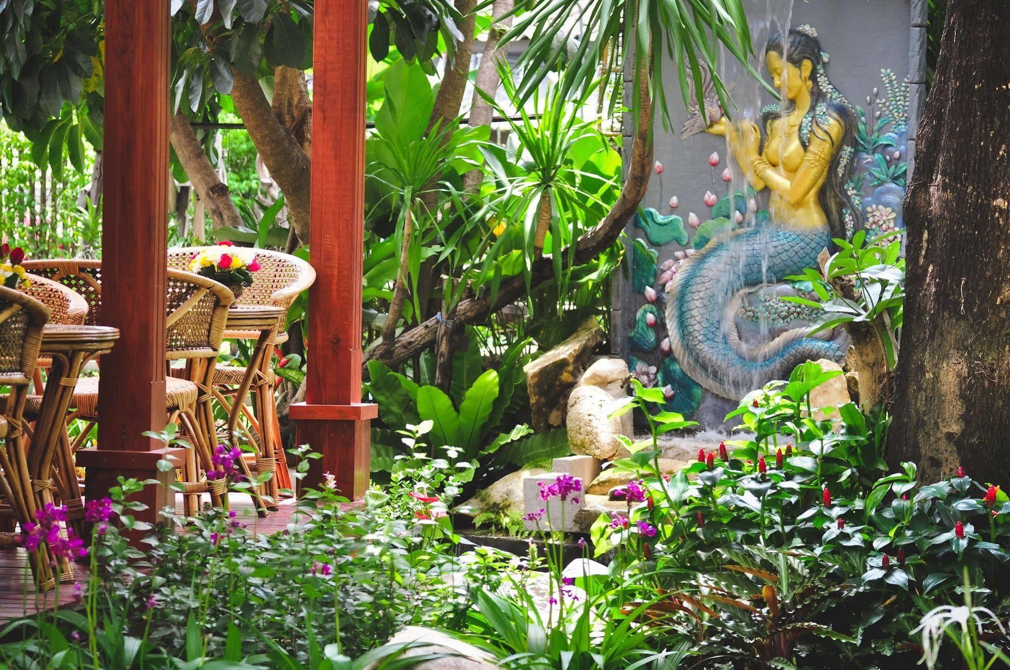 Hotel Charlie House Pin Klao Bangkok