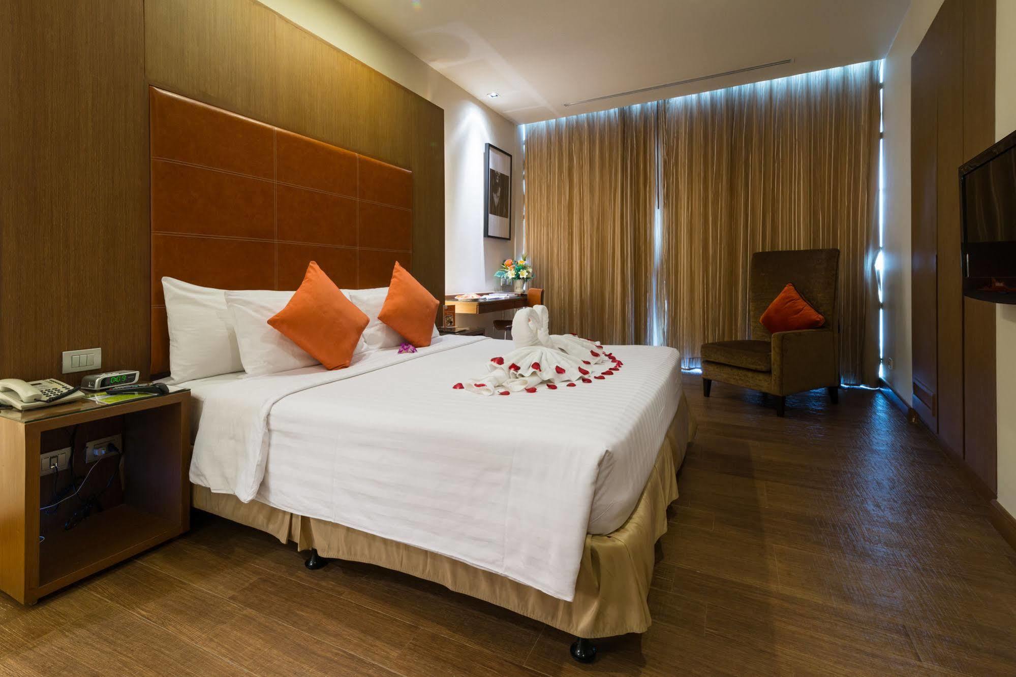 Hotel On 8 Sukhumvit Nana By Compass Hospitality