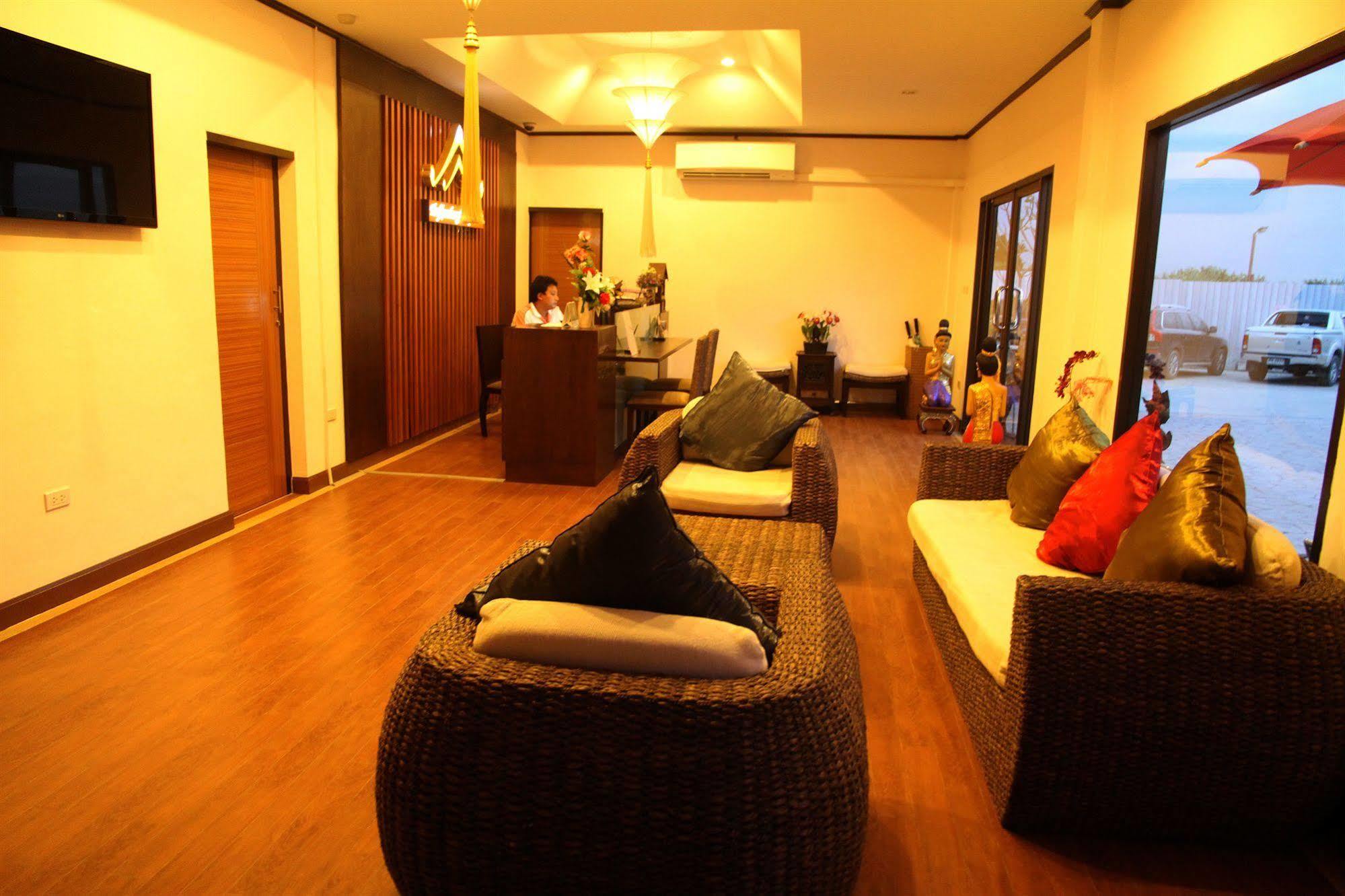 Ploykhumthong Boutique Tempat peranginan Bangkok