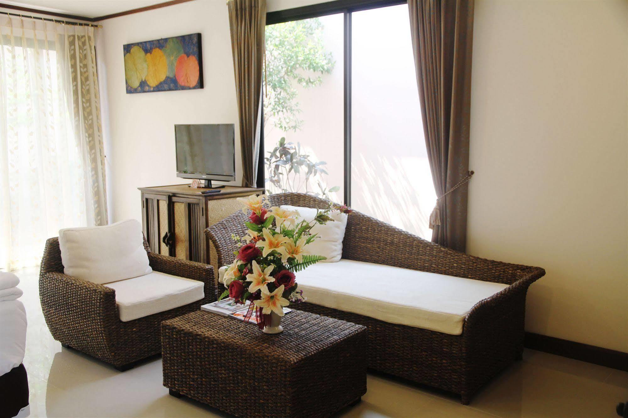 Ploykhumthong Boutique 4*