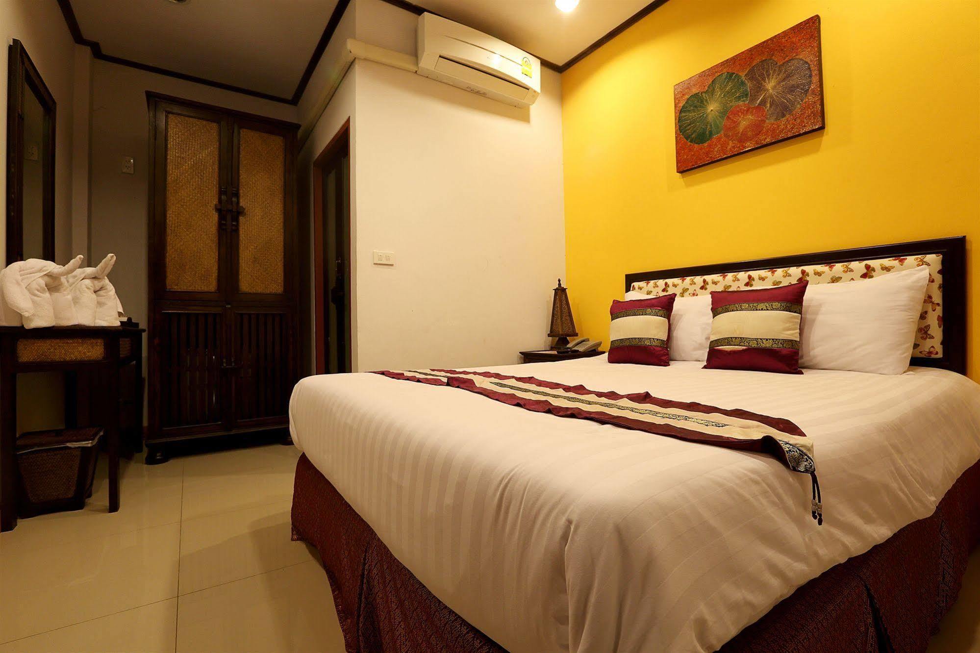 Ploykhumthong Boutique Tempat peranginan Bangkok