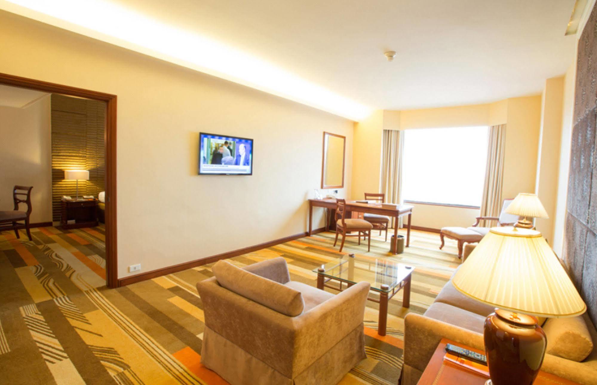 The Emerald 5*