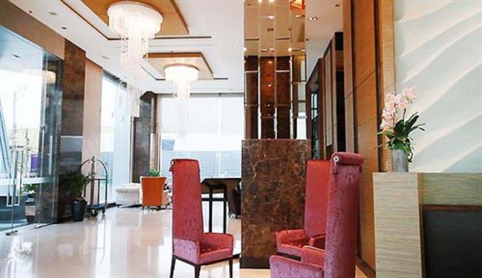 Lumen Srinakarin Hotel Bangkok