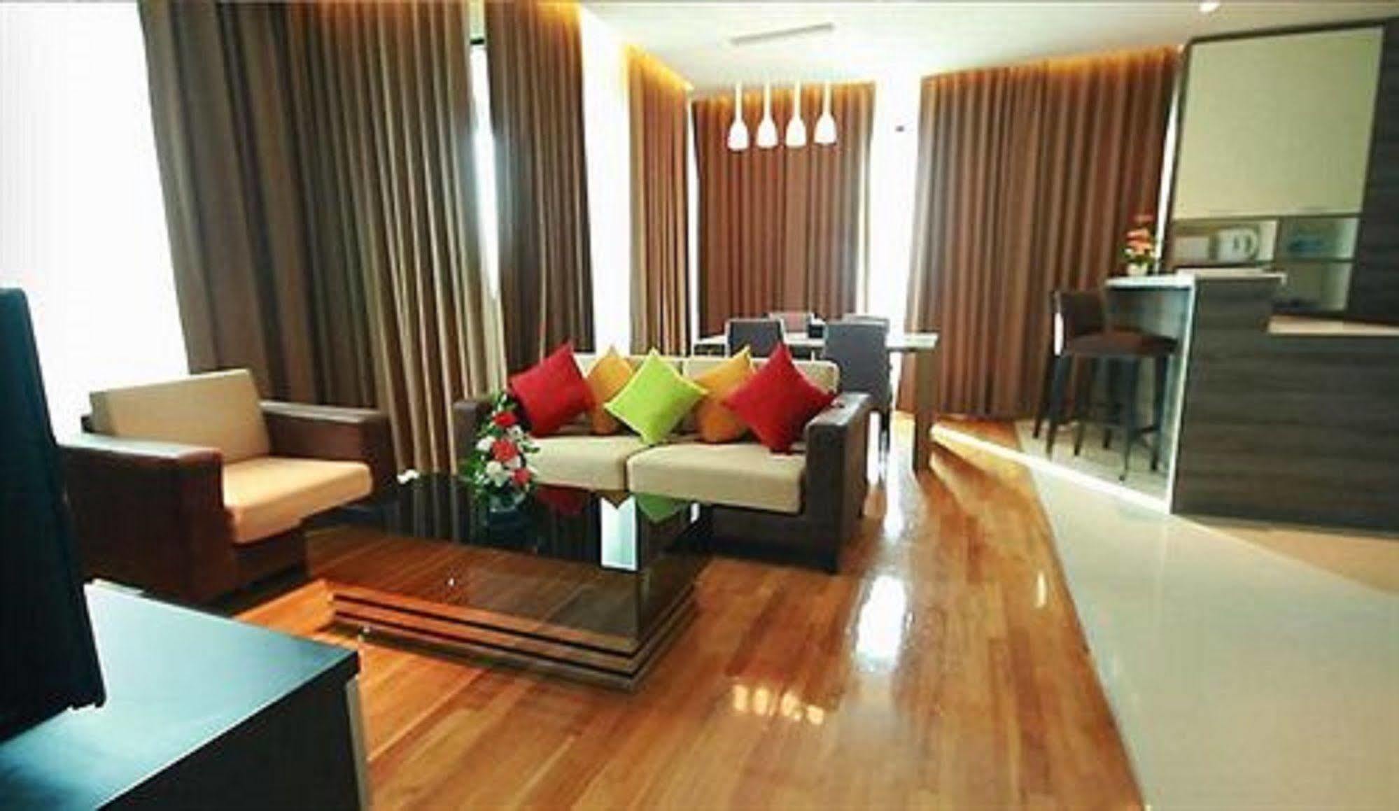 Hotel Lumen Srinakarin Bangkok