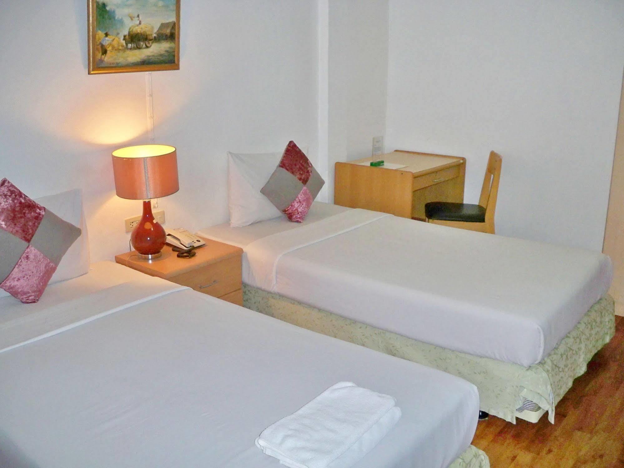 Gemma Sukhumvit Inn *