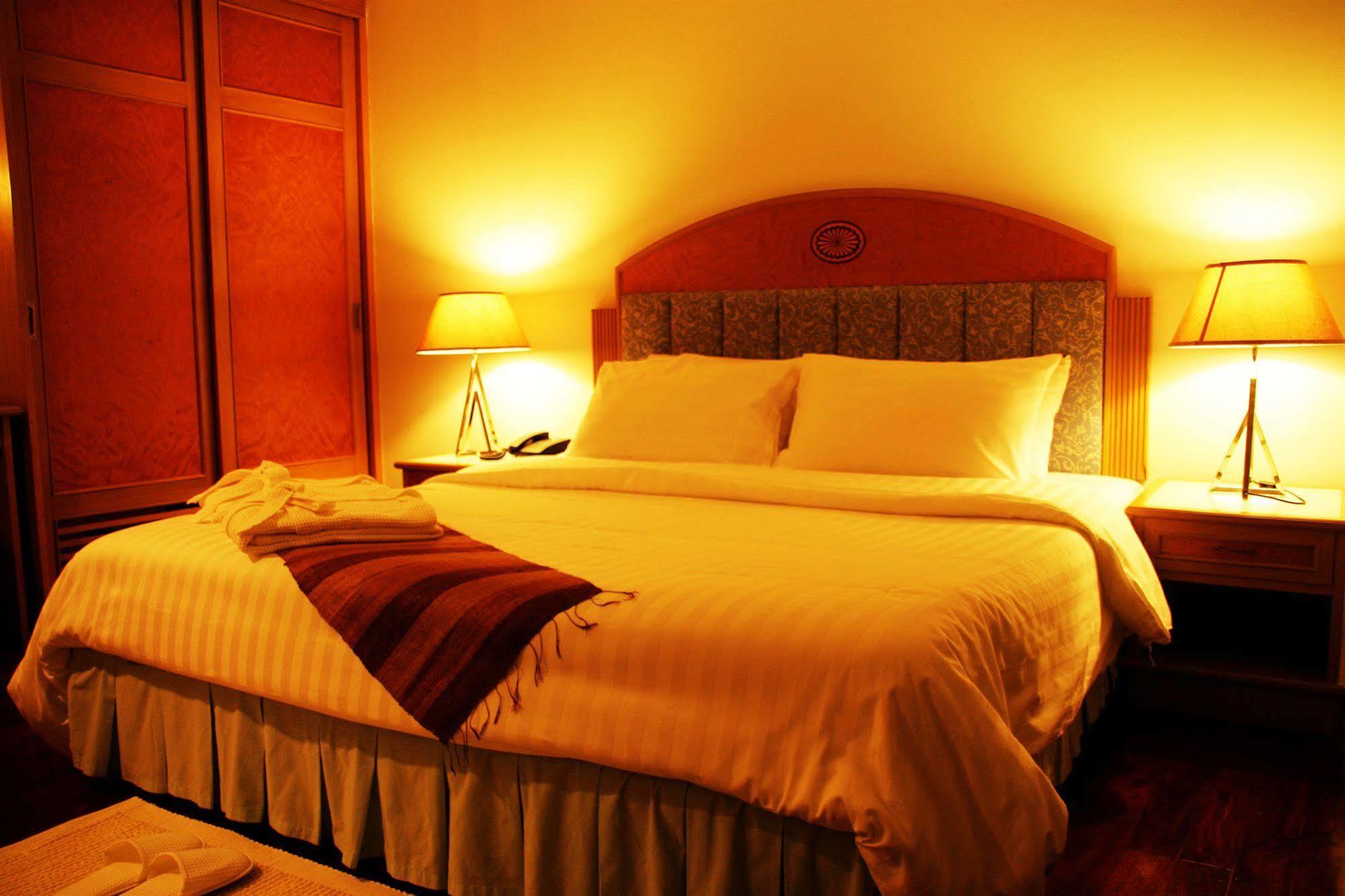 Hotel Grand Tower Rama 6