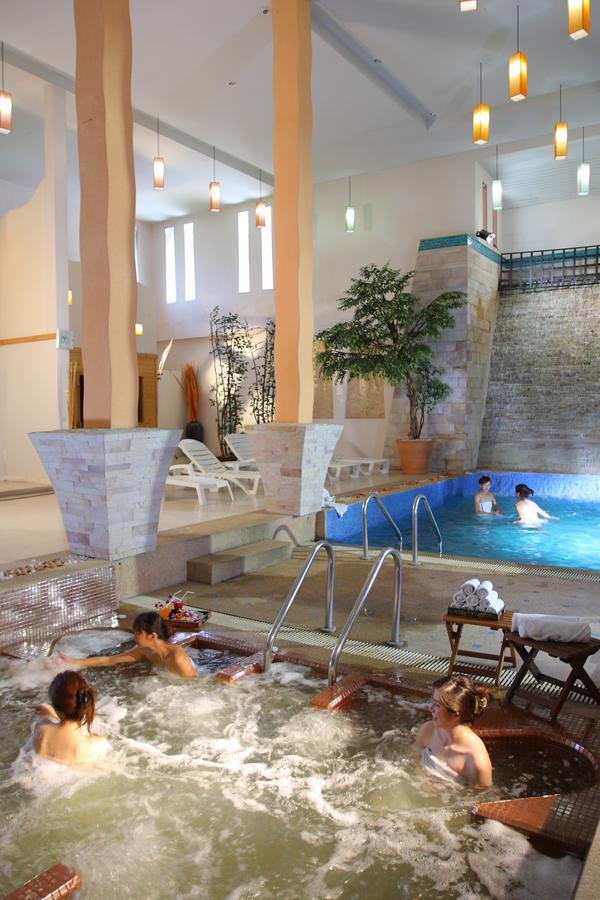 Natural Spa And Tempat peranginan 4*