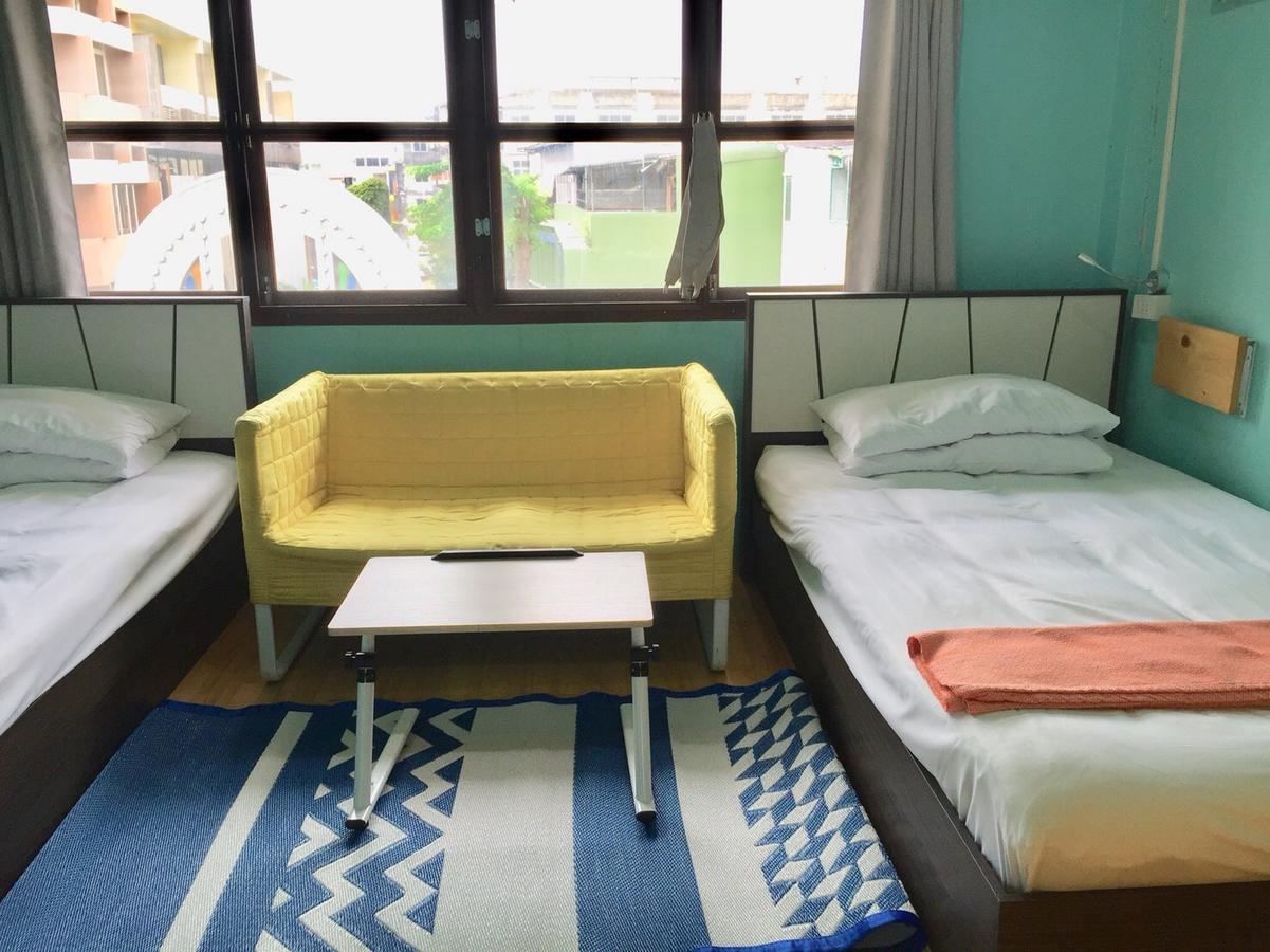 305hostel Hostel