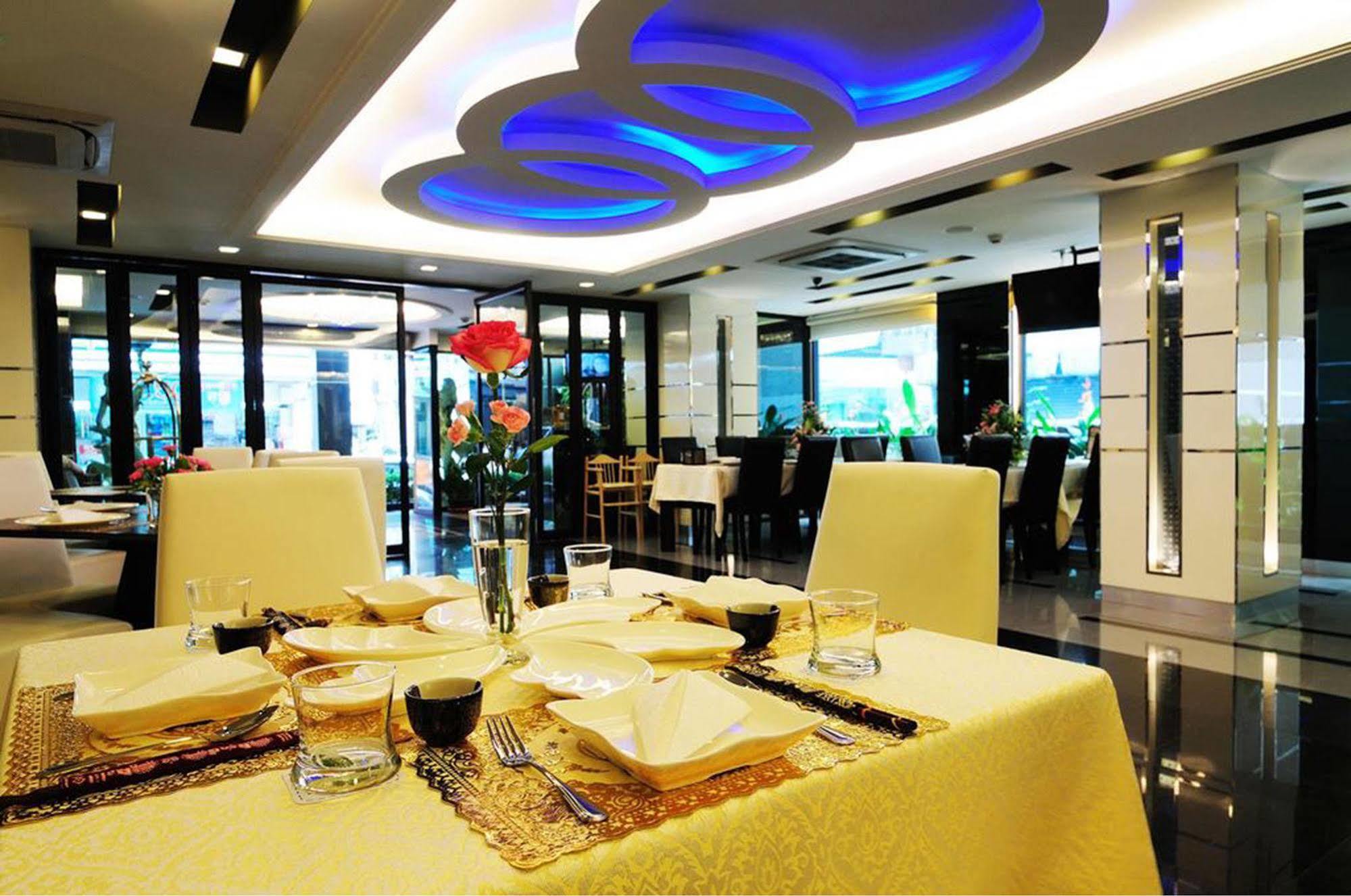Gusto Pratunam Hotel 4*
