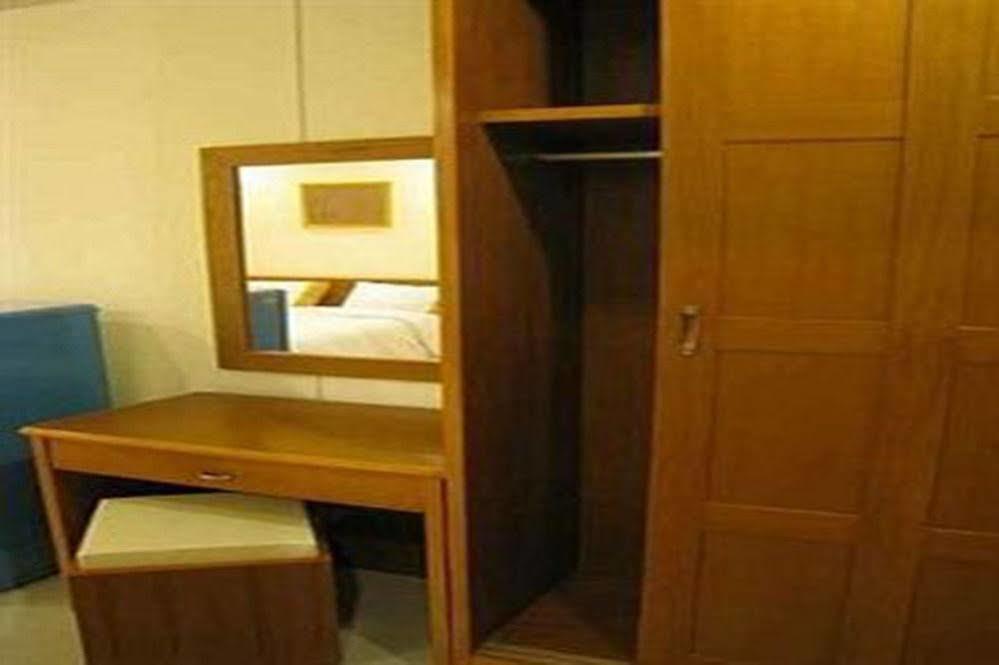Penginapan Rafael Hotel&mansion - Sha Extra Certified Bangkok