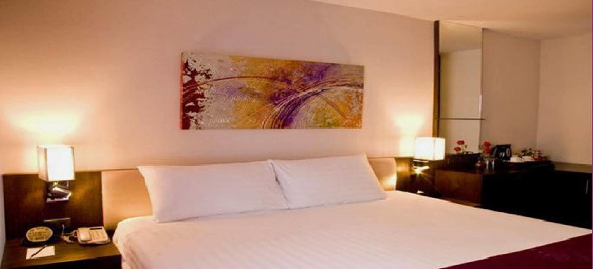 Paradiso Boutique 3*