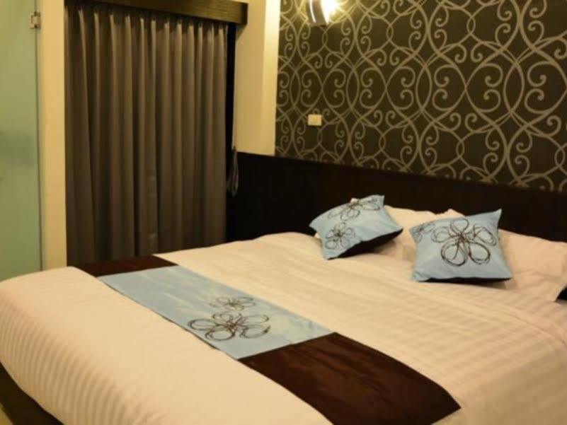 Adamaz House Gasthuis 2*