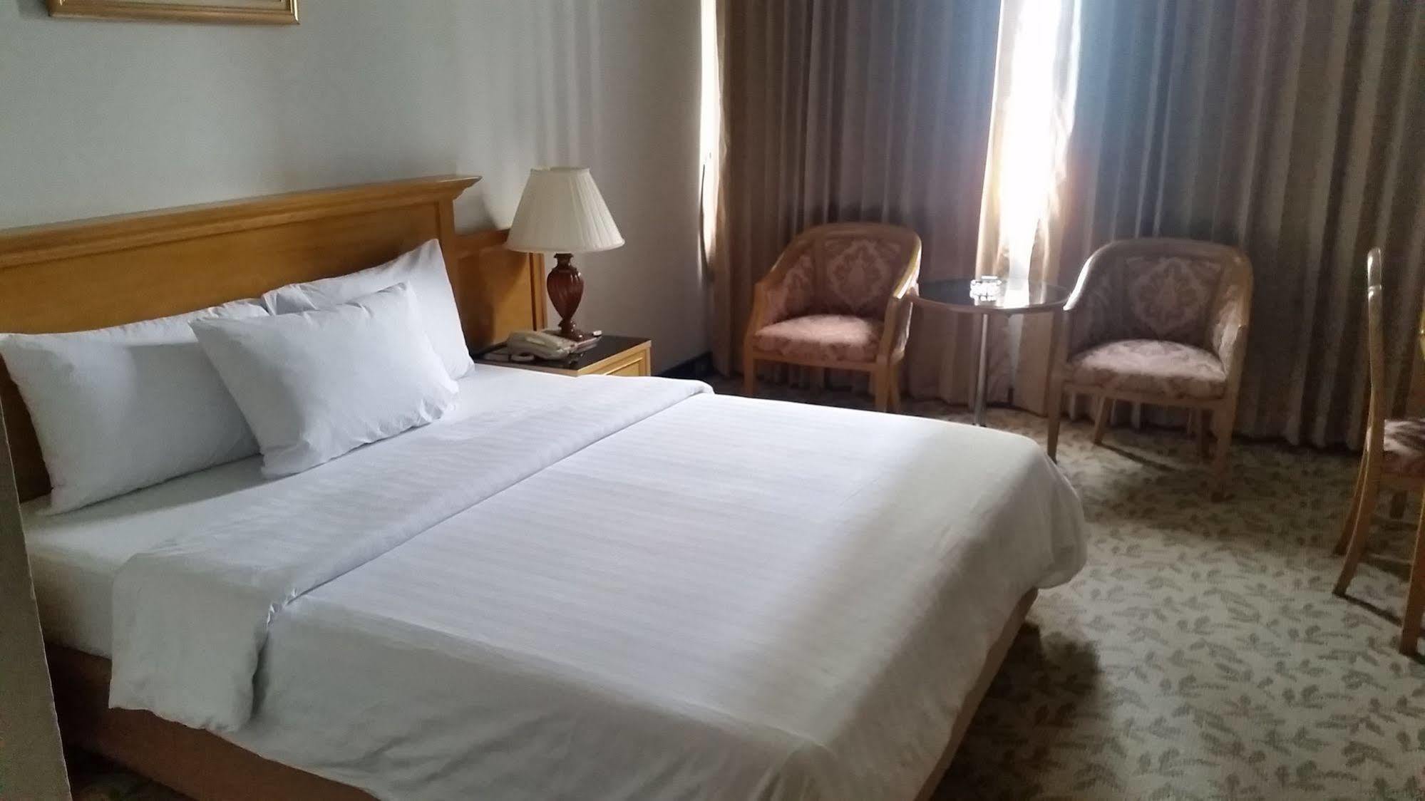 Ariston 4* Bangkok