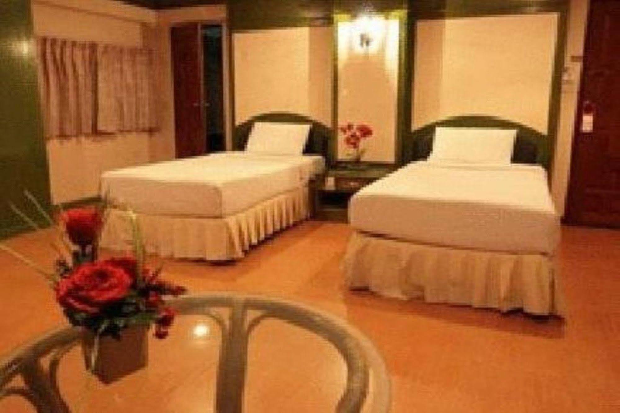 13 Coins Tower Ratchada Hotel 2*