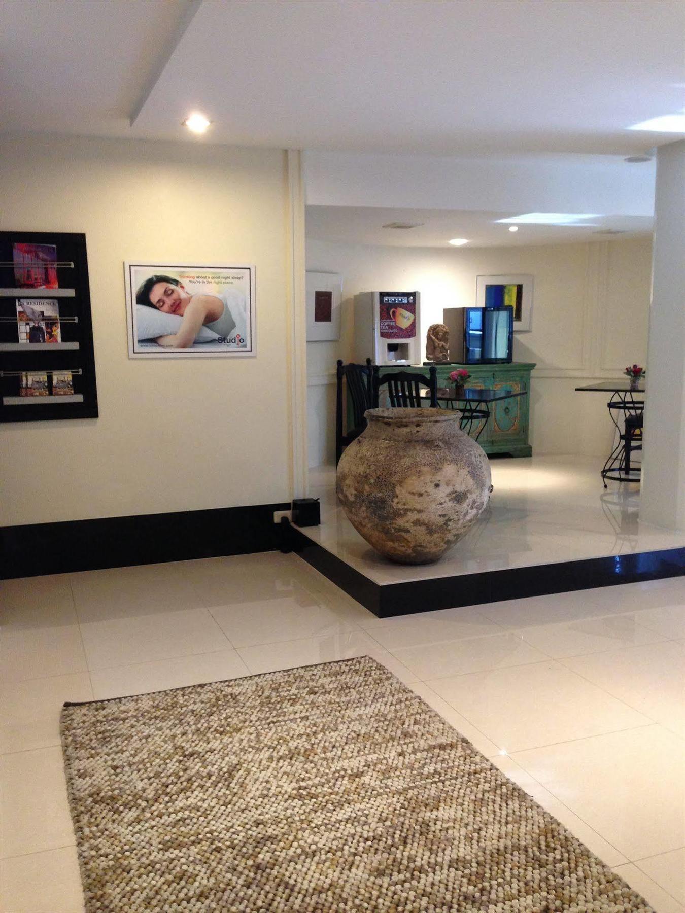 Sukhumvit 18 By Icheck Apartment Bangkok