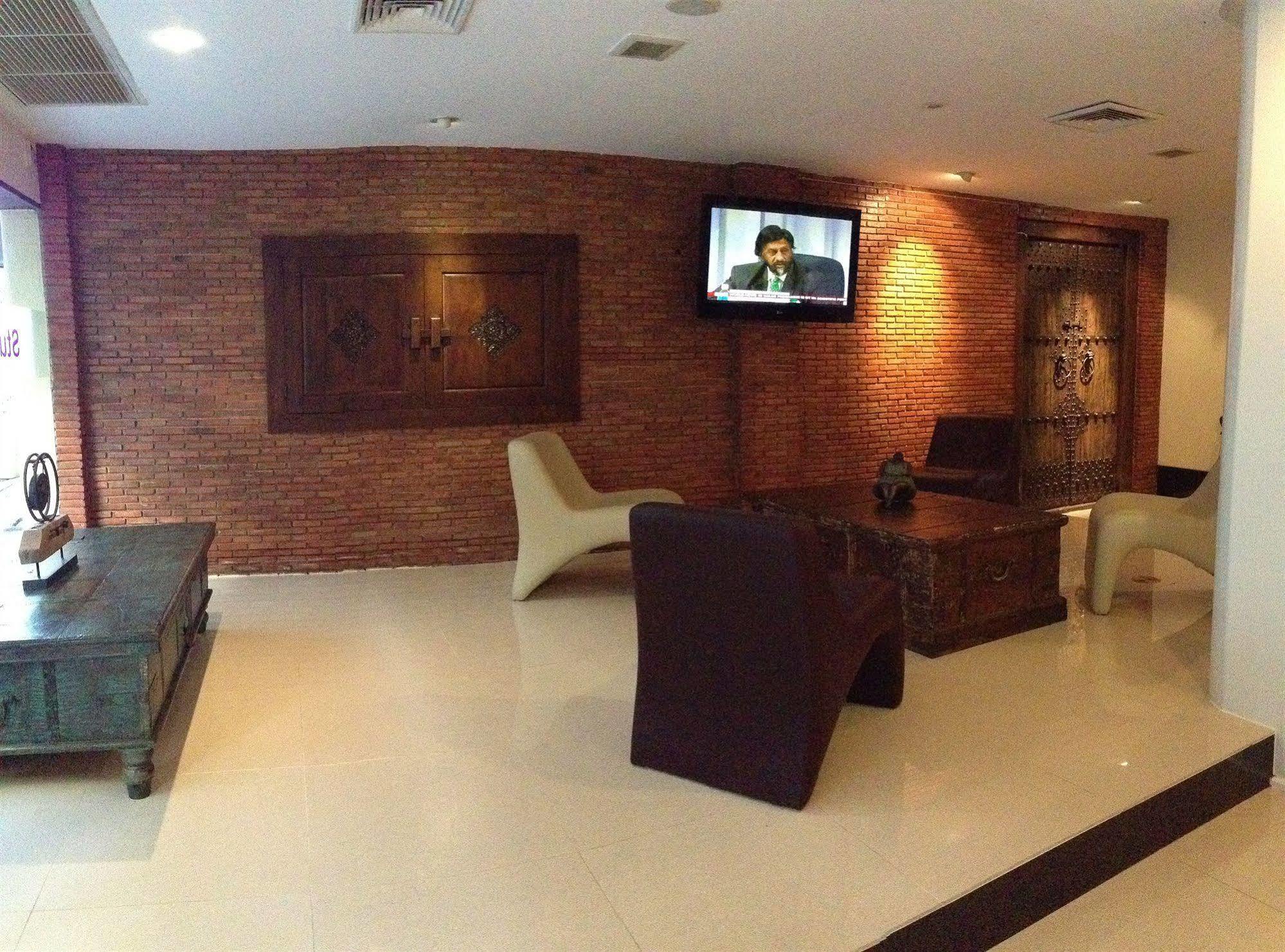 Sukhumvit 18 By Icheck Apartment *