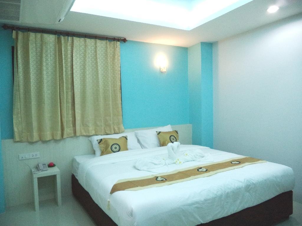 Le Touche Hotel 3*