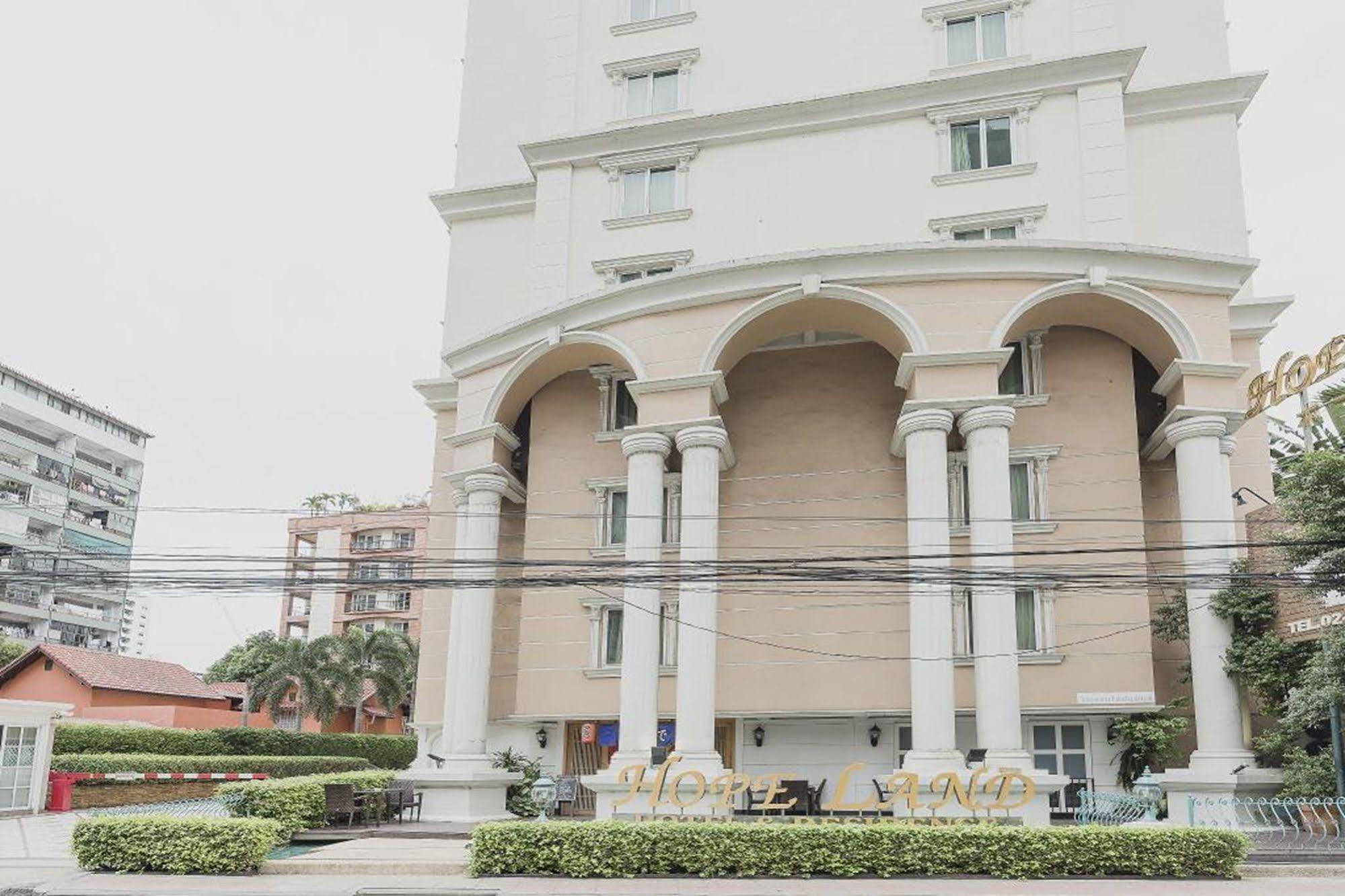 Hope Land Sukhumvit 24 4*