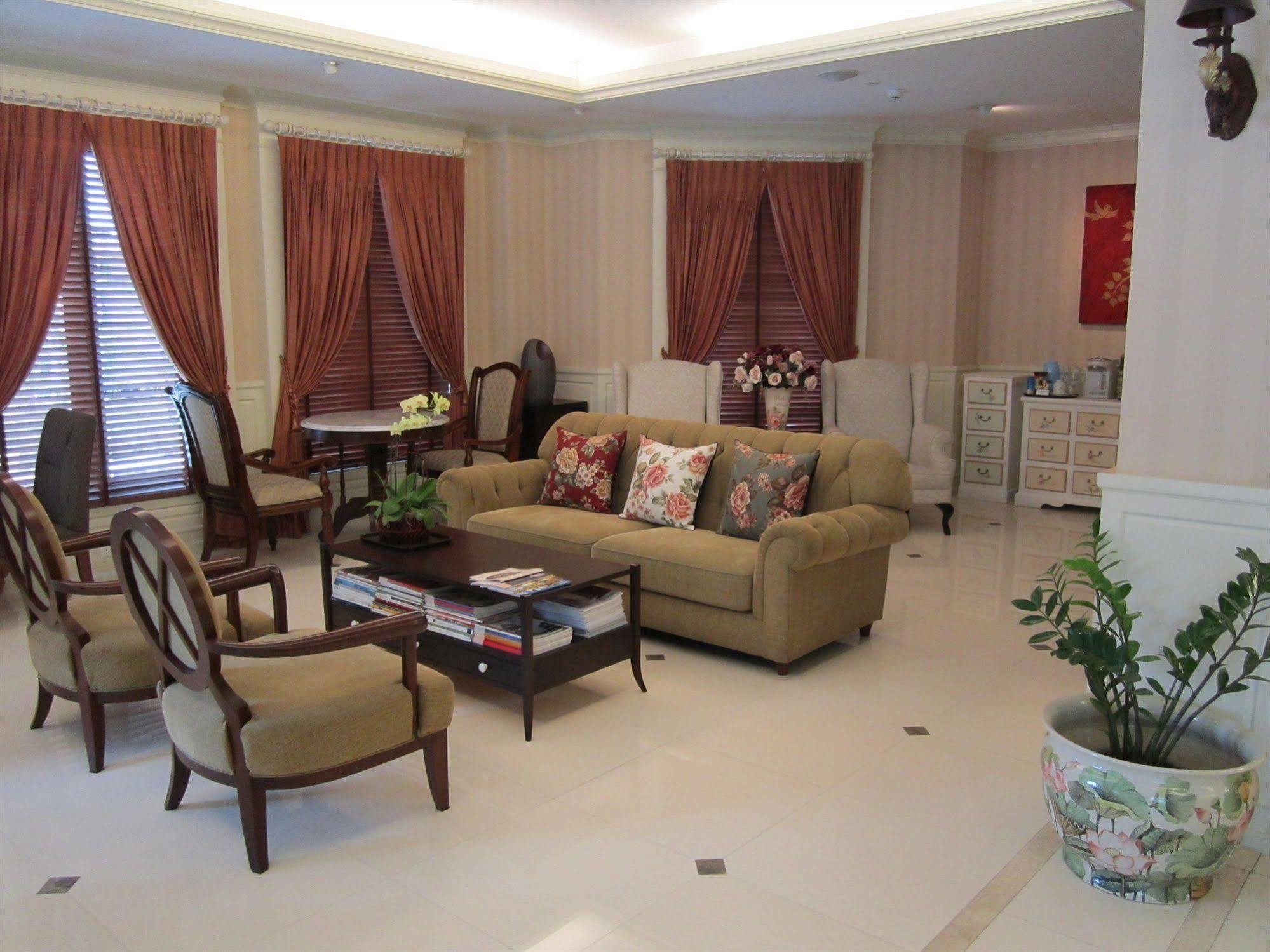 Hotel Aurum The River Place 4*