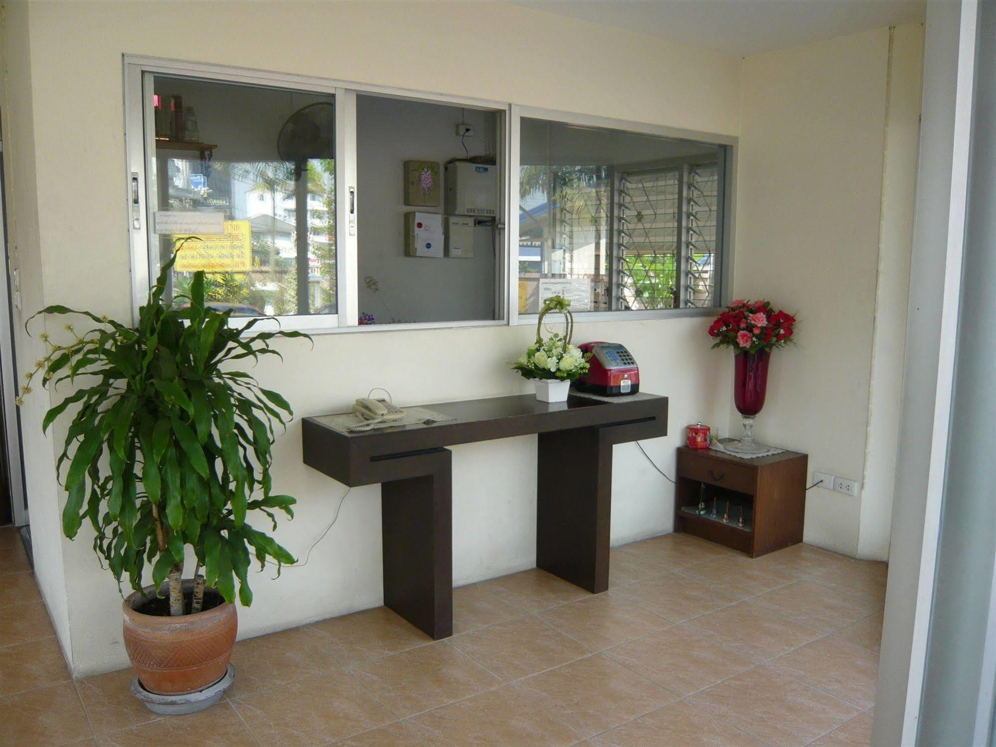 Motel Thanapa Place