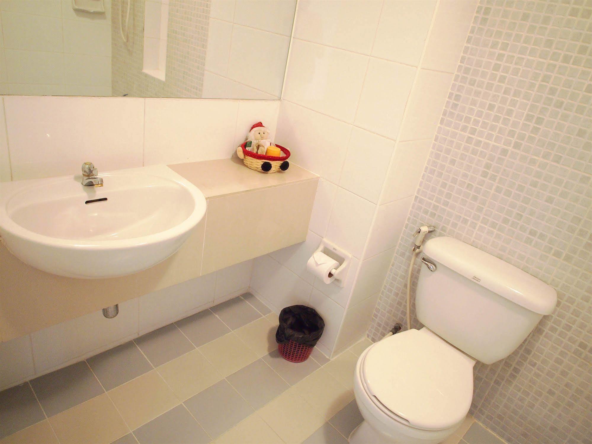 Thanapa Place Motel Bangkok