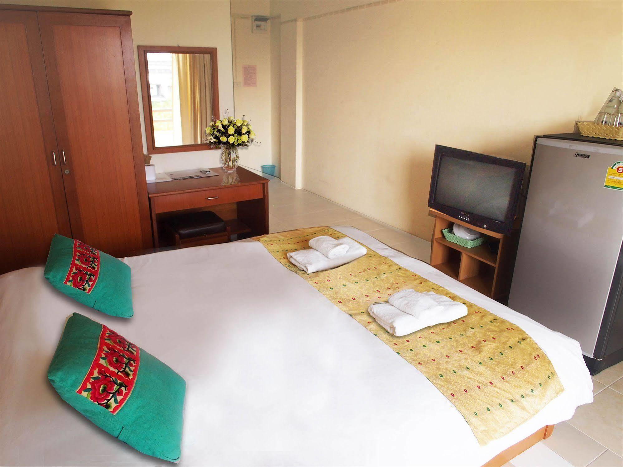 Thanapa Place Motel 2*
