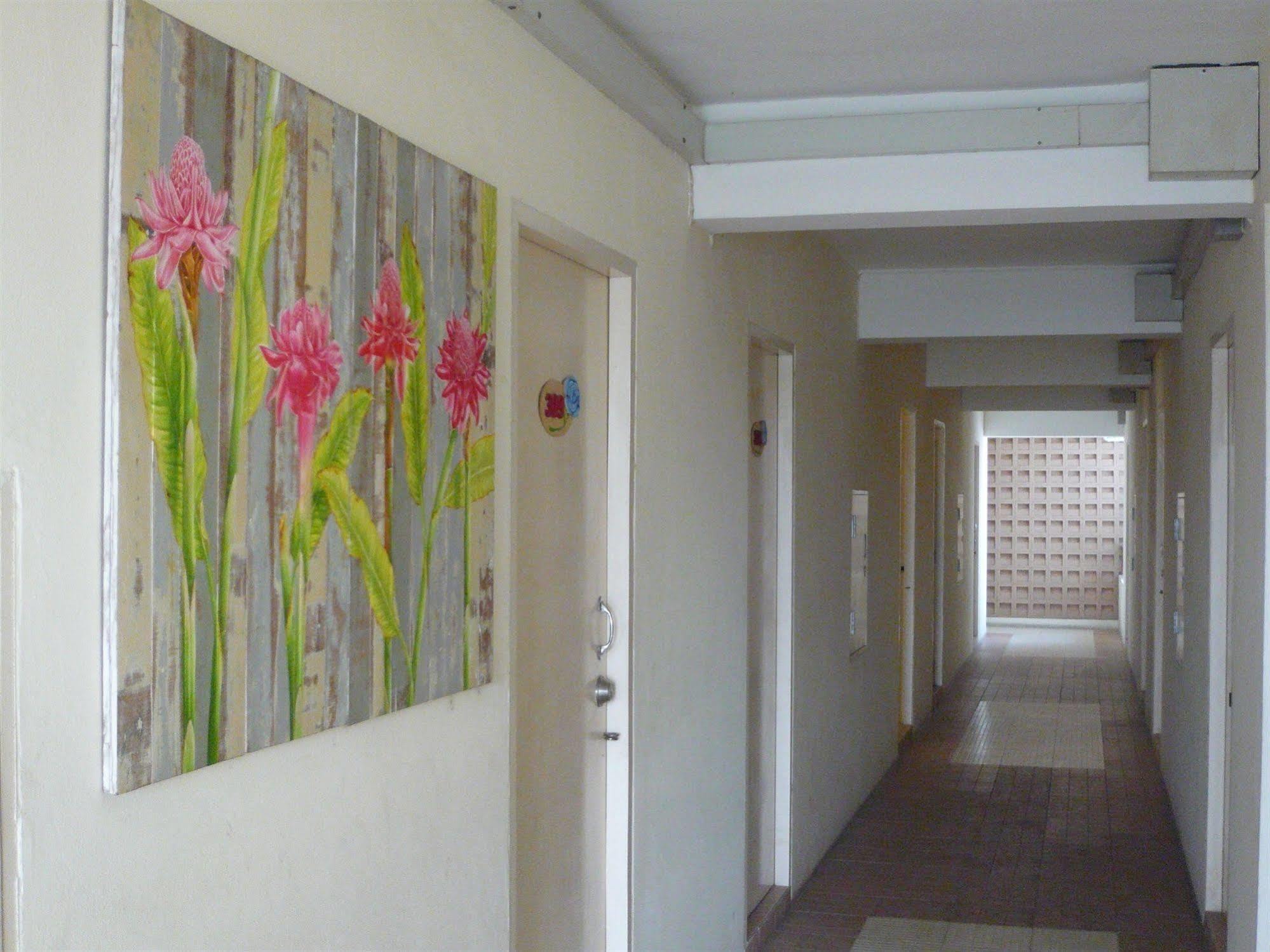 Motel Thanapa Place