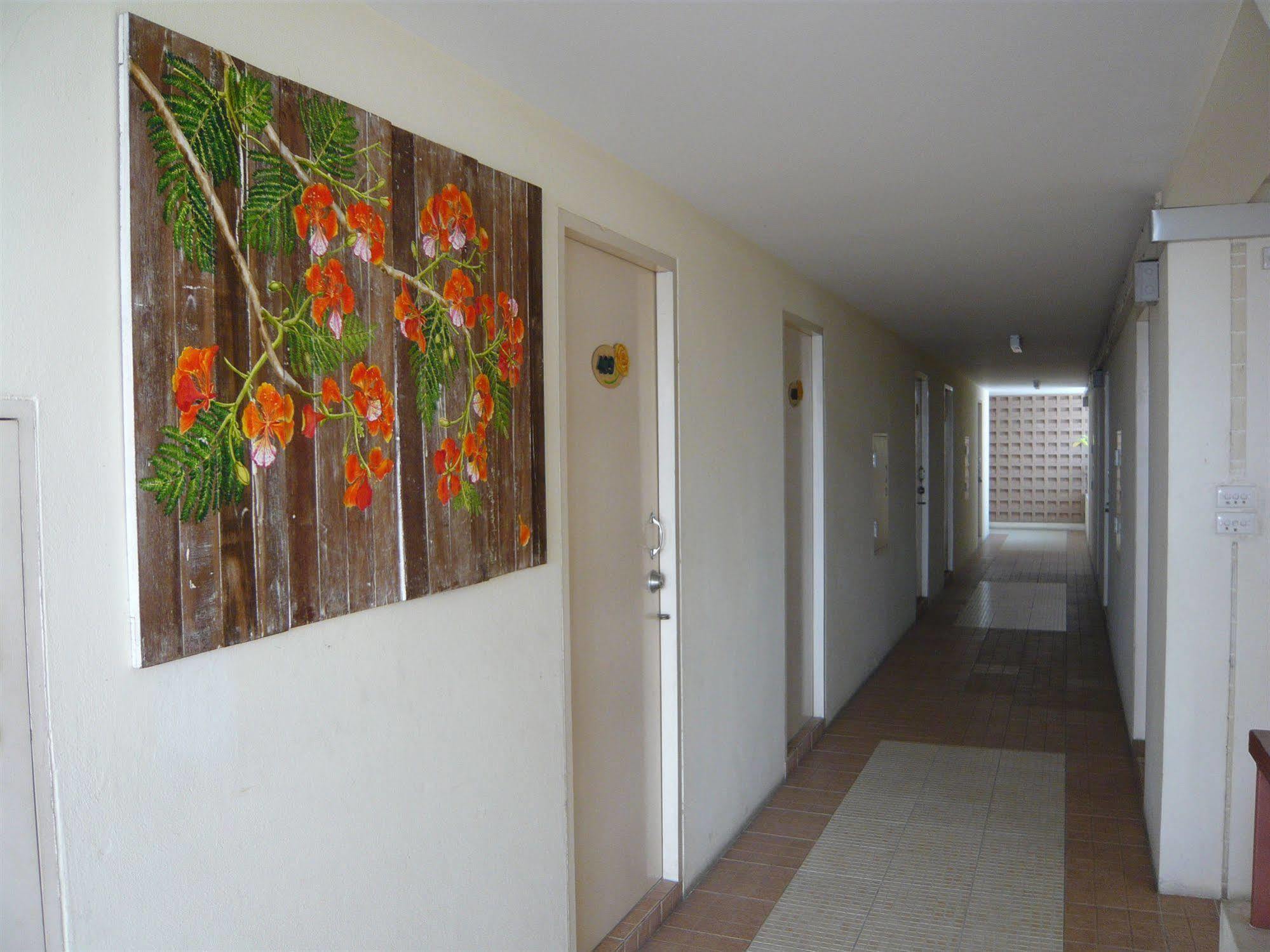 Thanapa Place Motel 2*