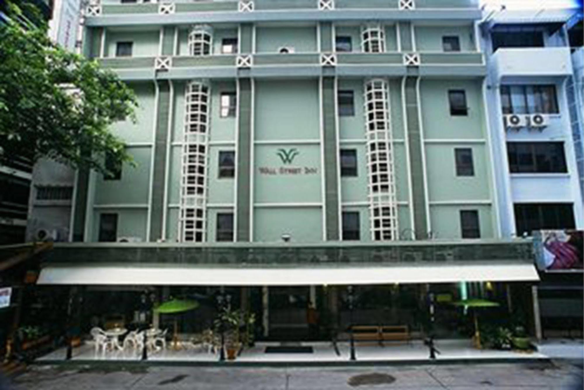Street Inn, 3*