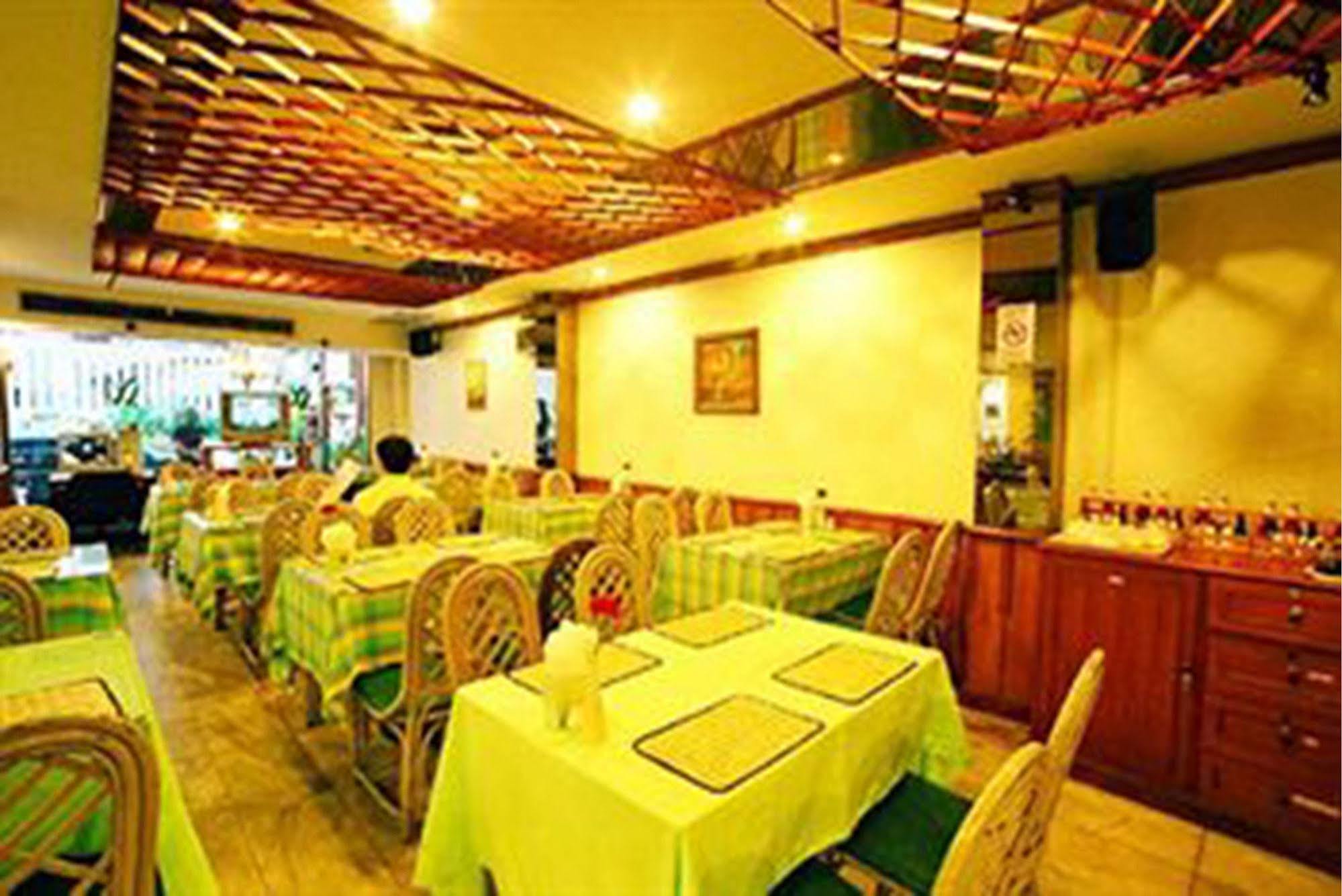 Street Inn,