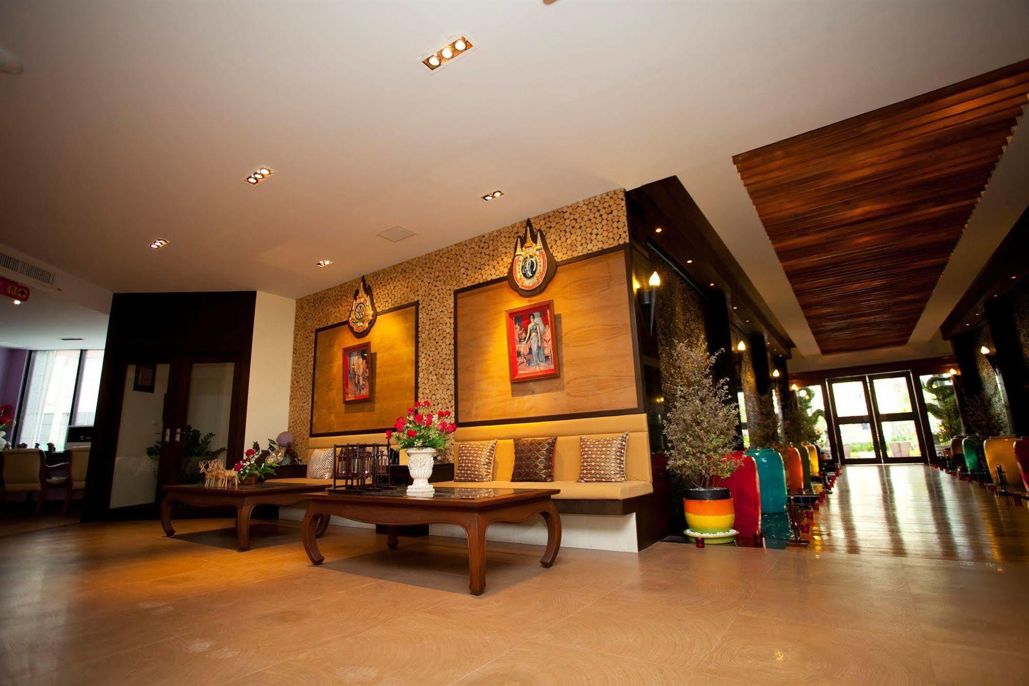 Siam Paradise Entertainment Complex Hotel