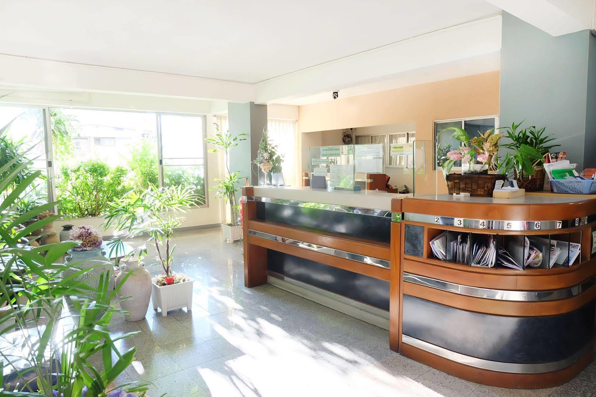 Grand Living Place 2*