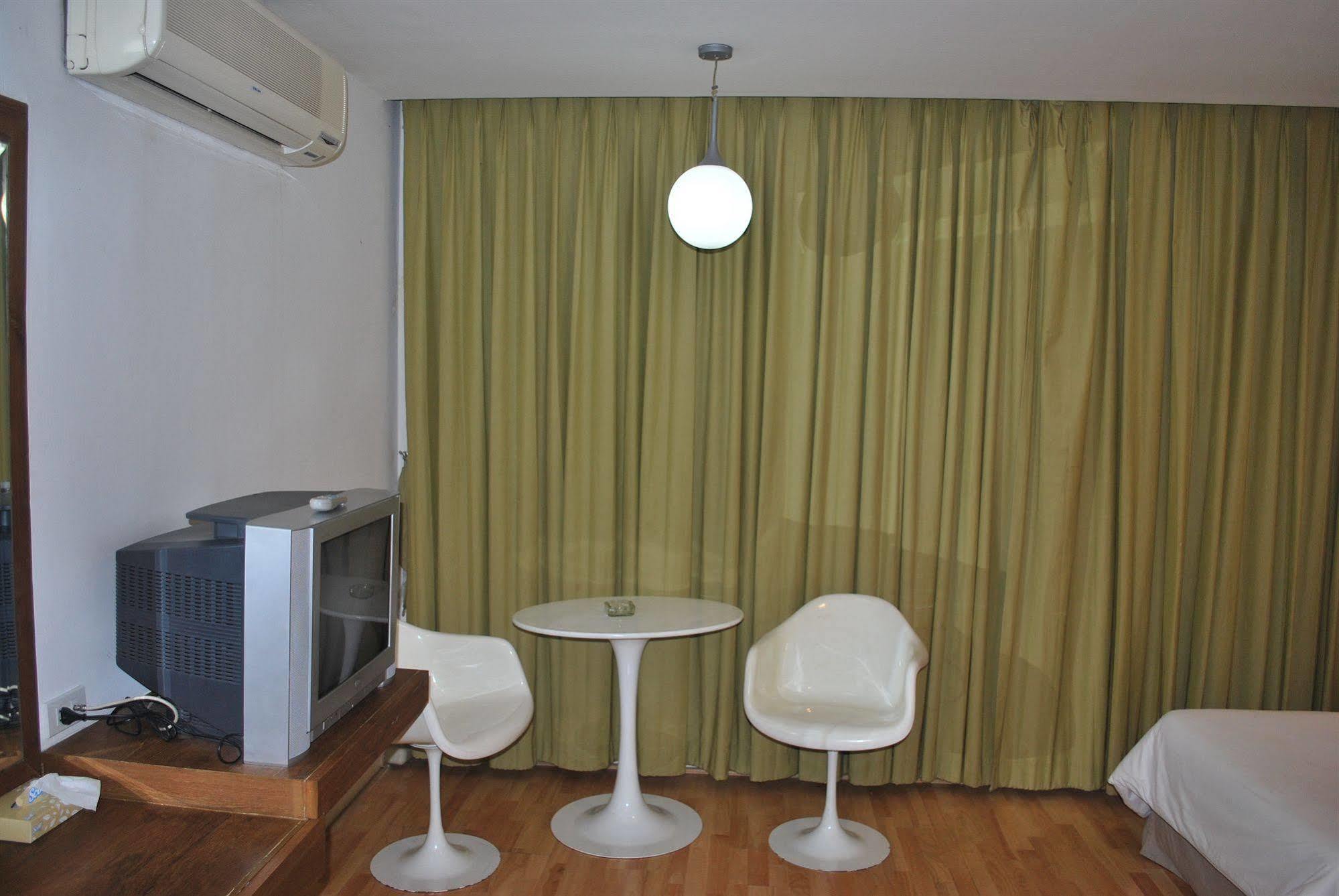 Hotel Suriwongse 3*