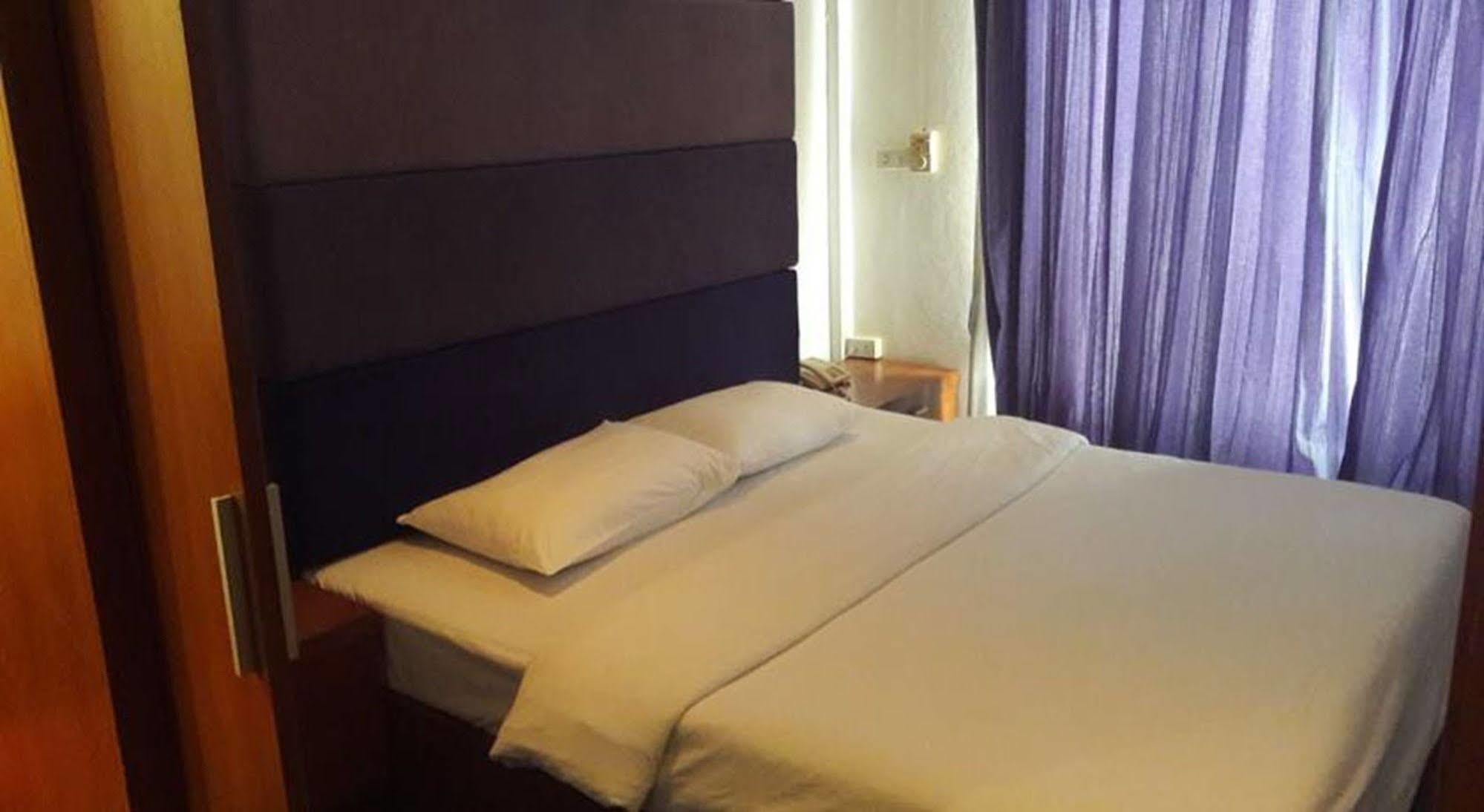 Hotel Suriwongse Bangkok