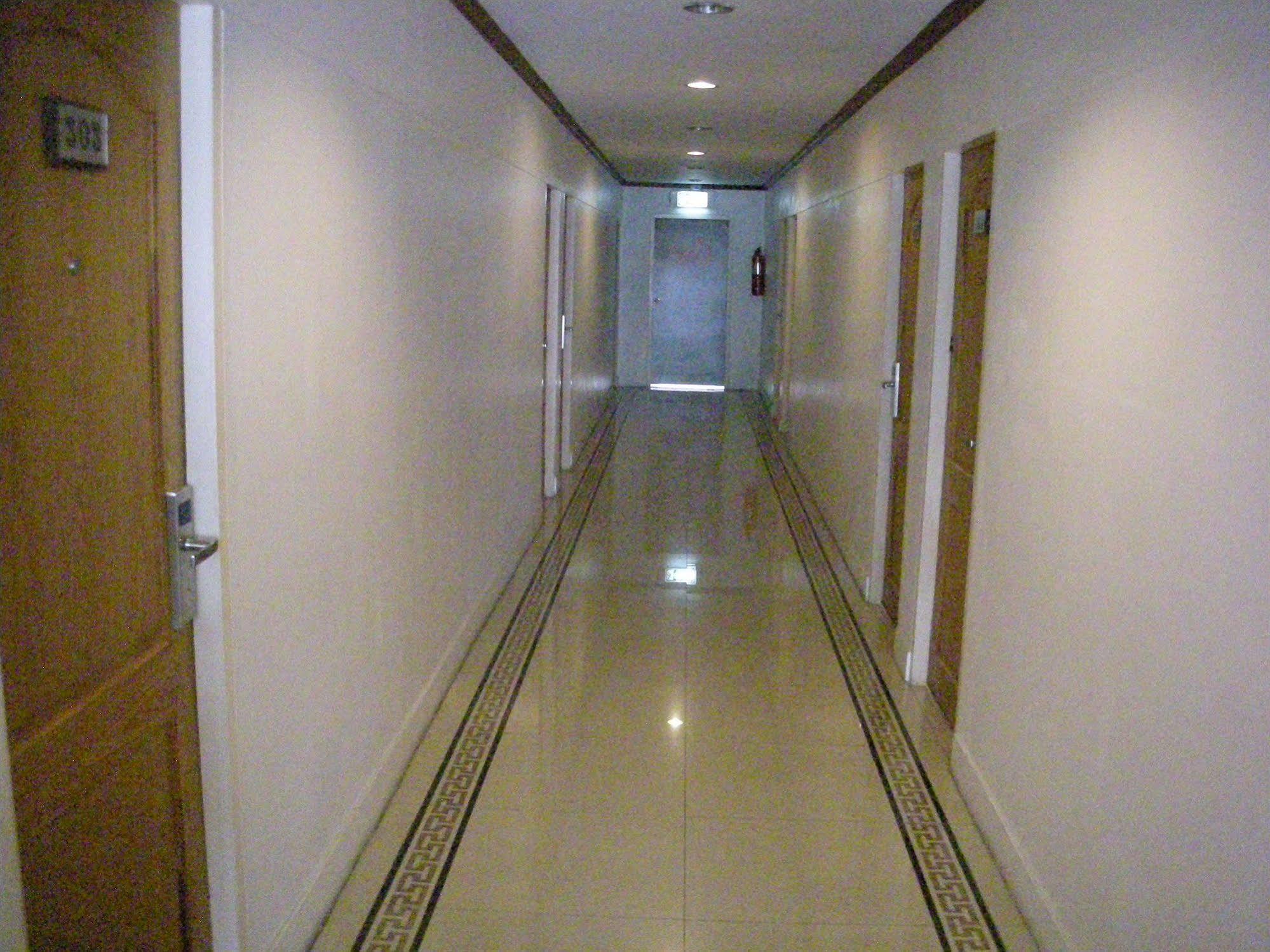 Suriwongse Hotel 3*