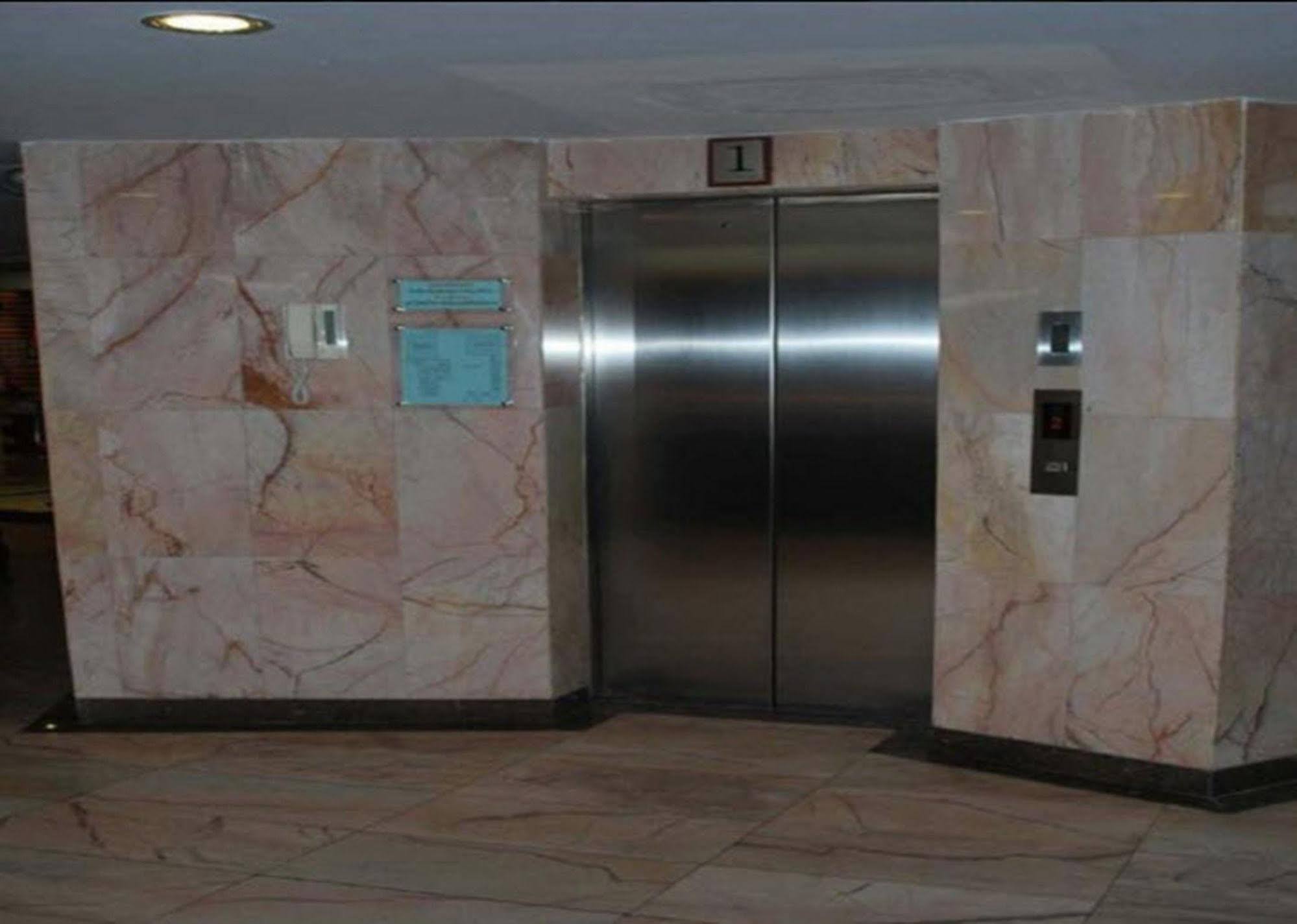 Suriwongse Hotel