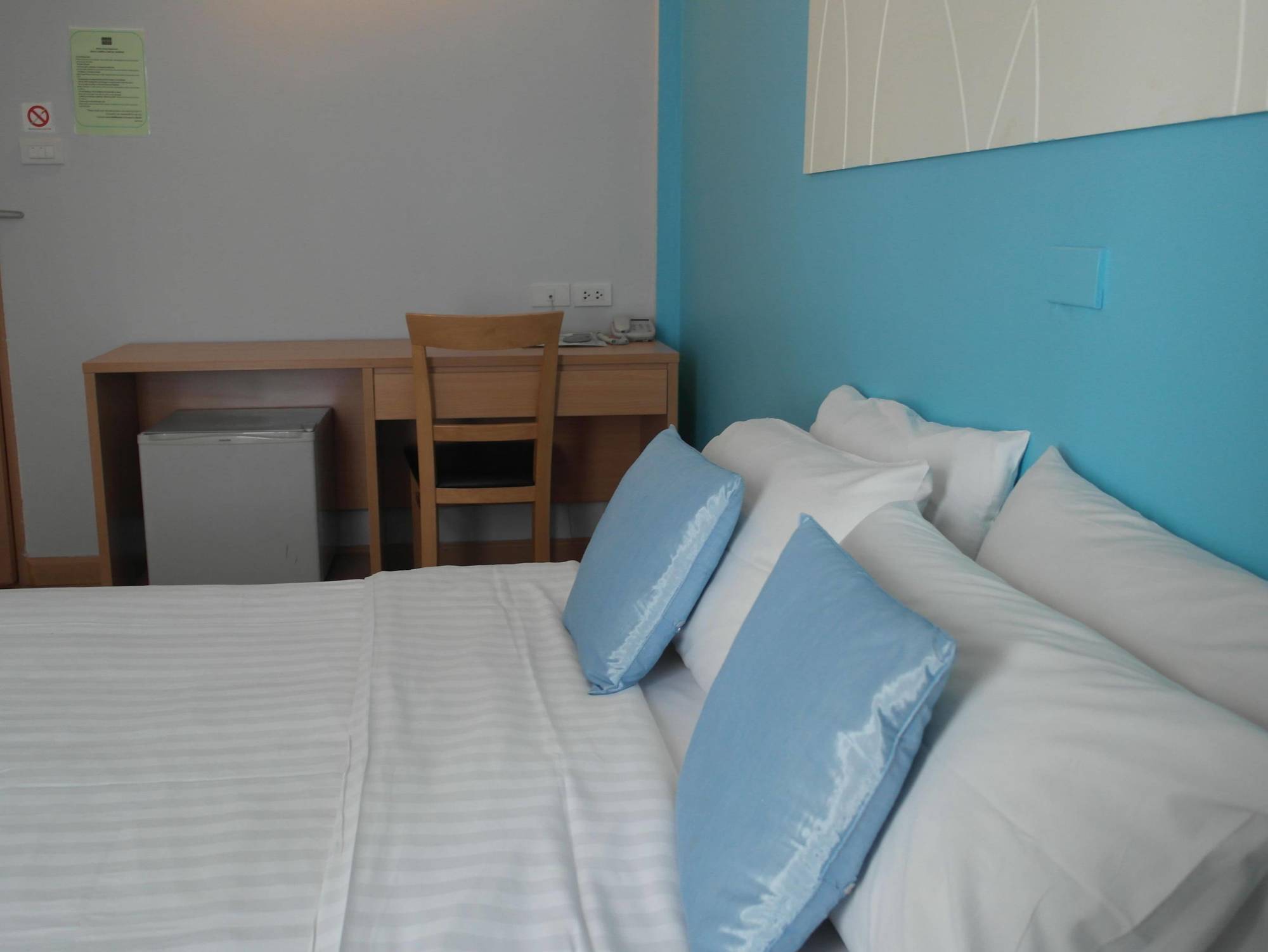 Nantra De Comfort Hotel 3*