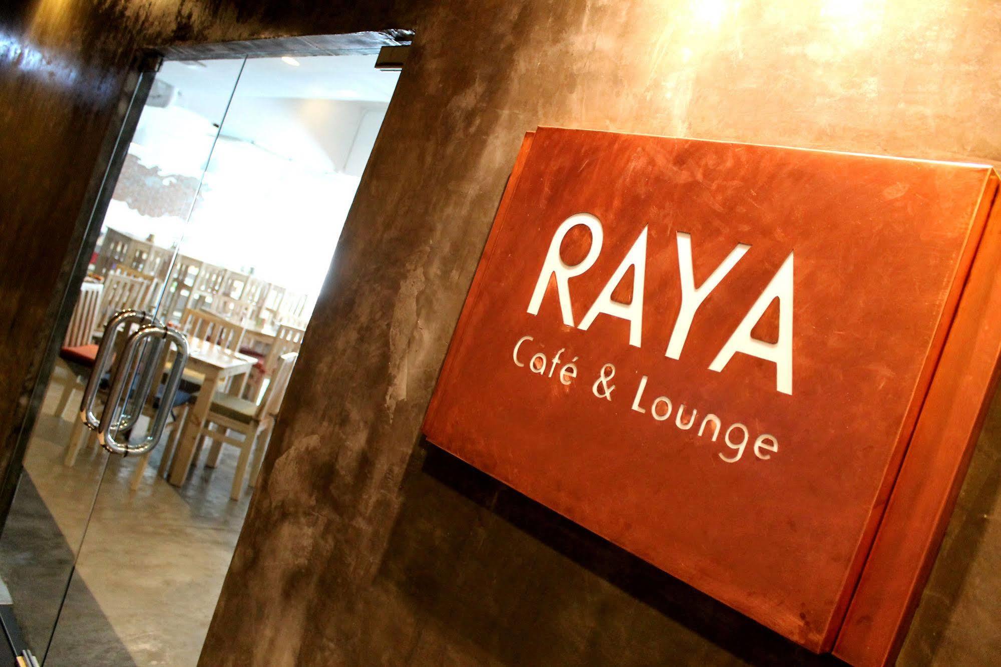 Hotel The Raya Surawong Banguecoque