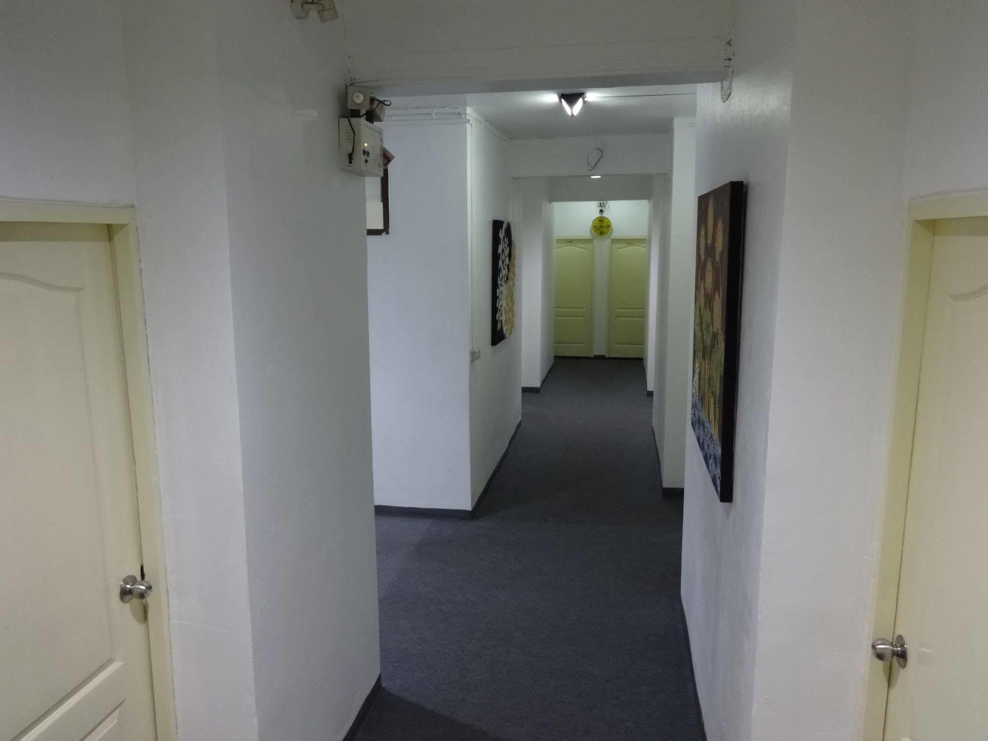Oyo 568 Art Hua Lamphong Hotel Bangkok