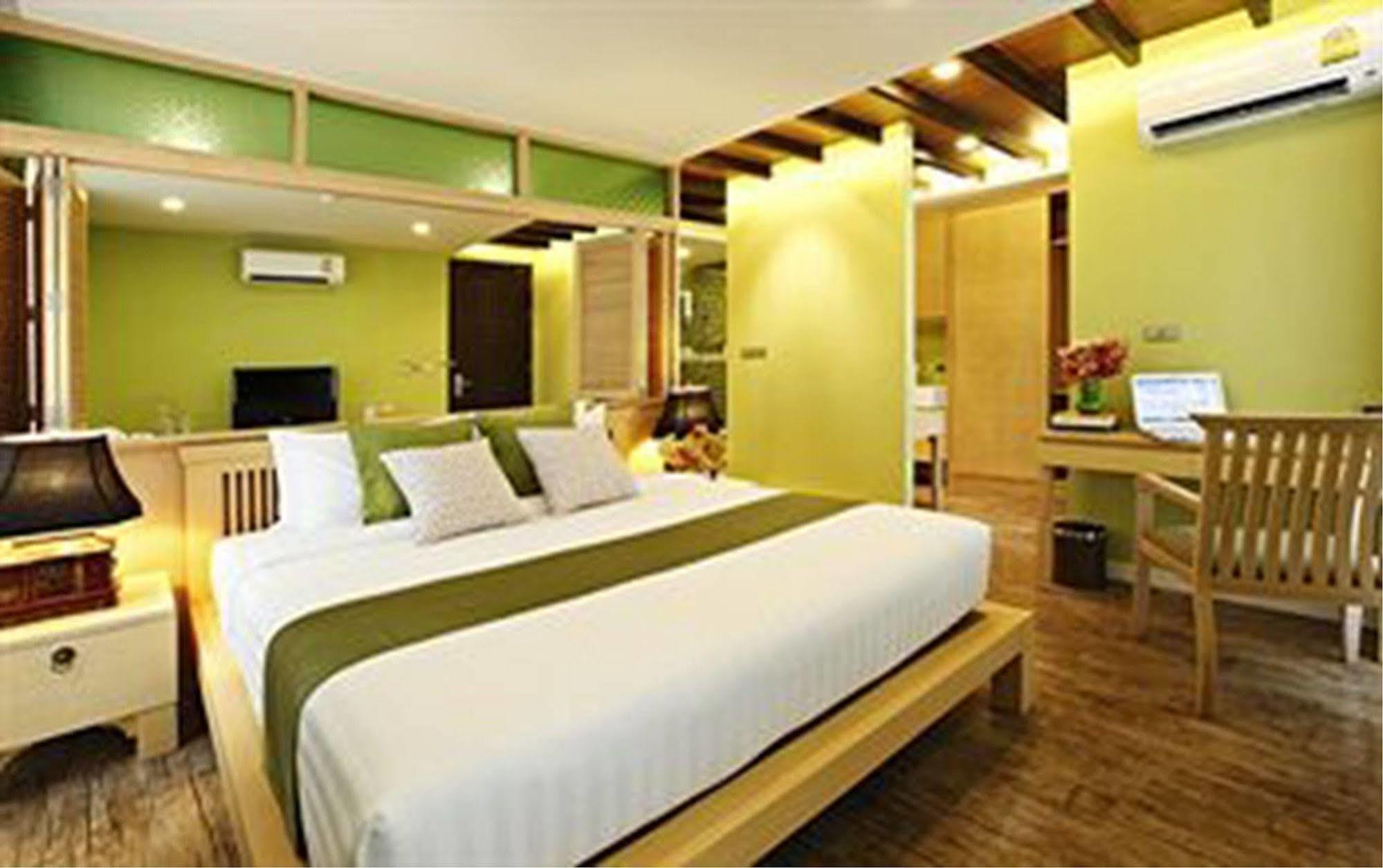 Hotel Amber Boutique Silom 3*