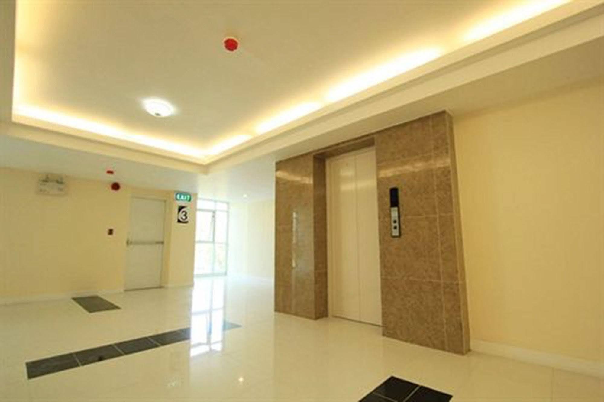 Grow Residences Hotel 3*