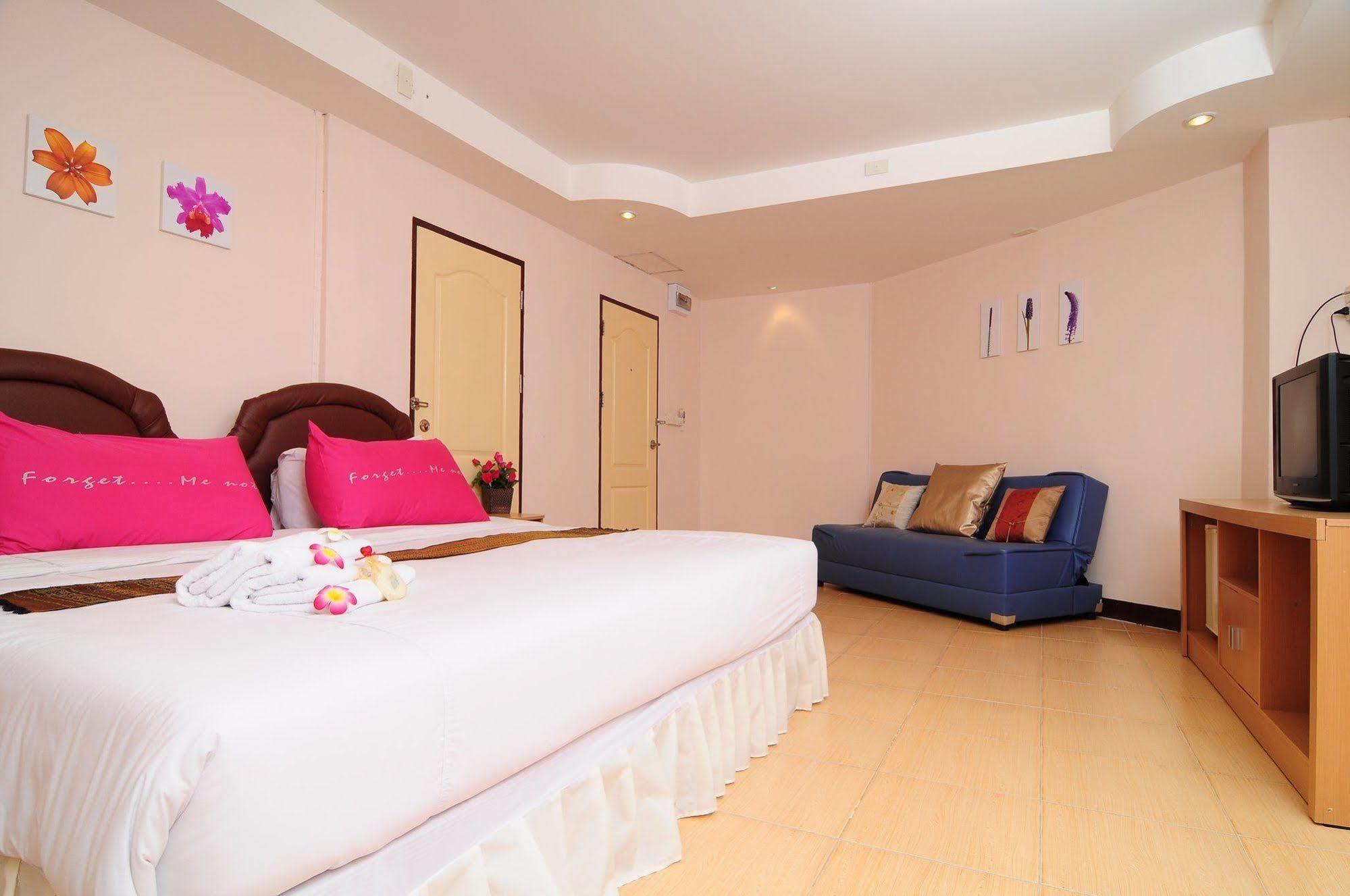 Bed By Tha-Pra Sha Plus Bangkok