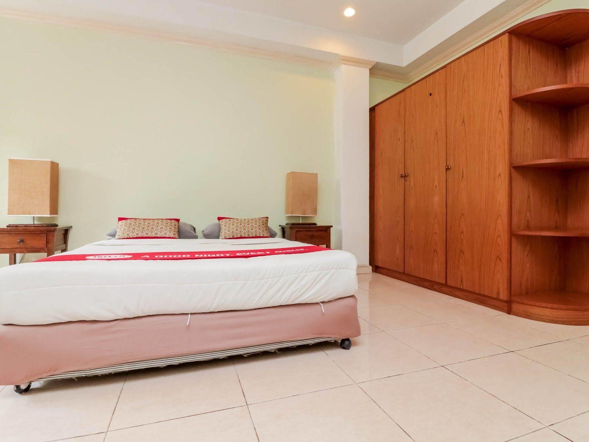 Hotel Oyo 254 Royal Pimand 3*