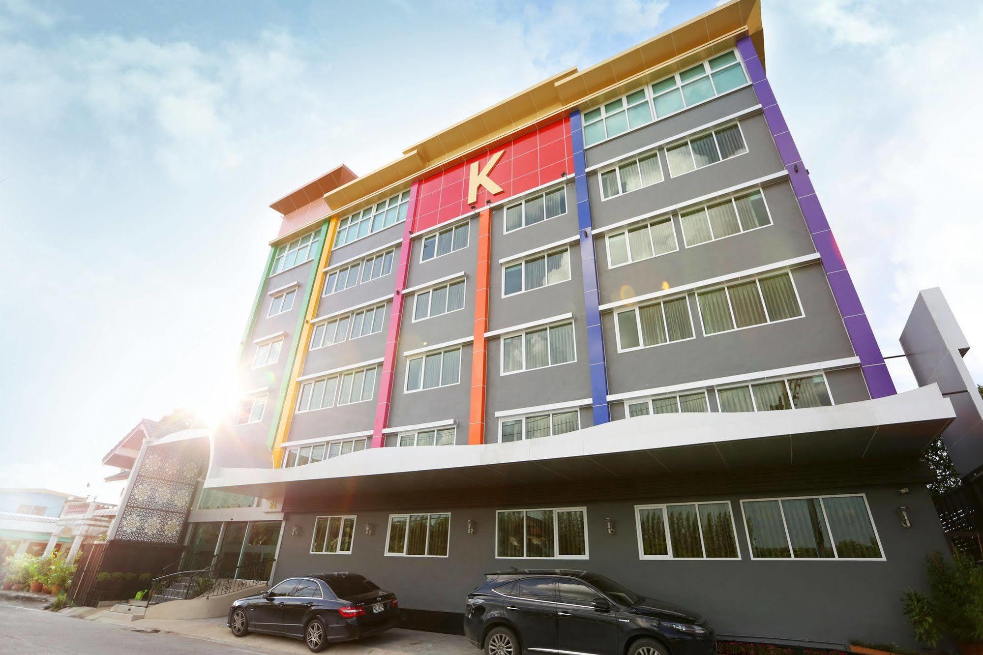 Roomquest Suvarnabhumi Airport Romklao Soi 6 3* Bangkok