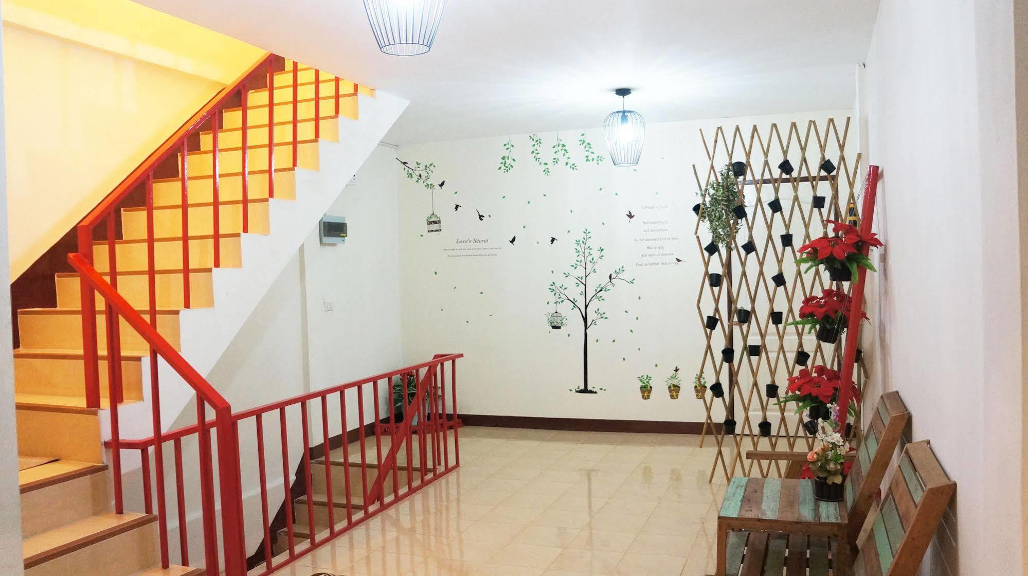 Hostel Wake Up
