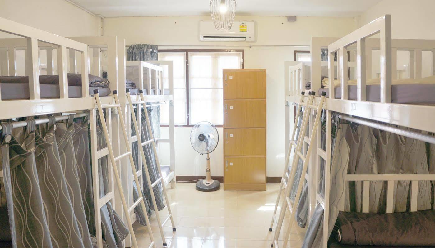 Hostel Wake Up *